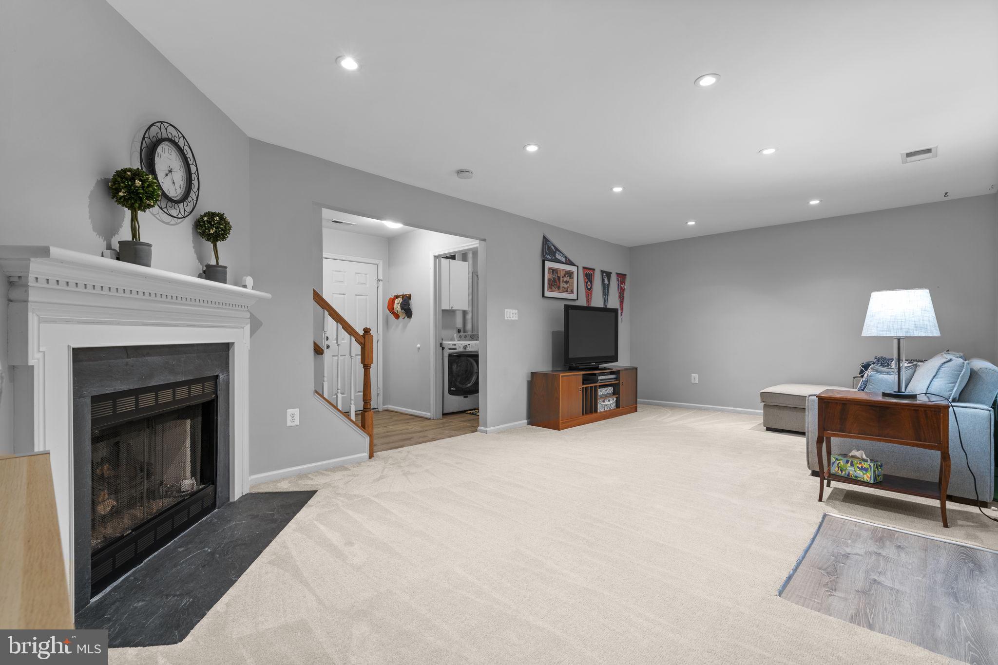 LOWES ISLAND/CASCADES - Residential