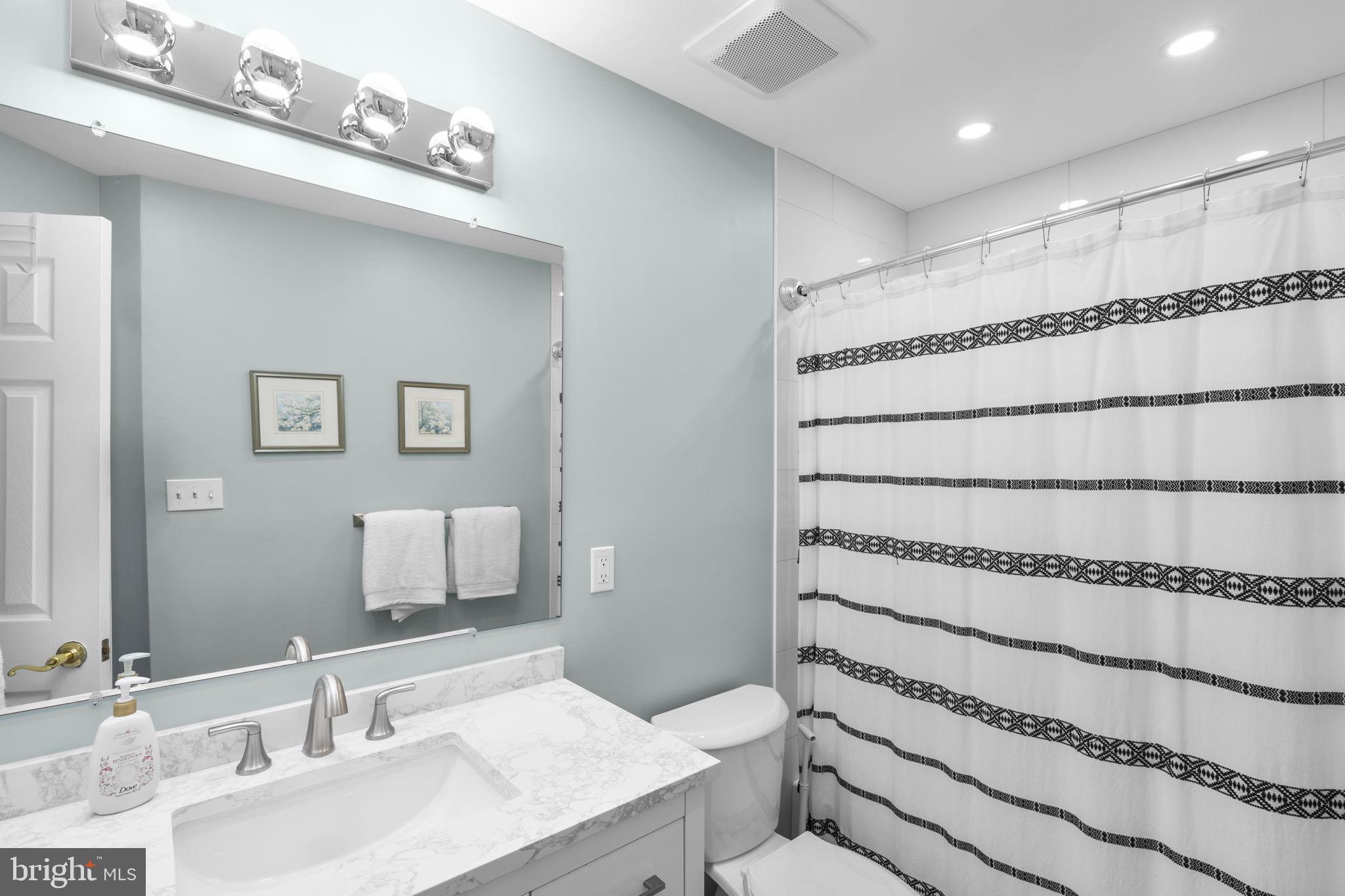 LOWES ISLAND/CASCADES - Residential