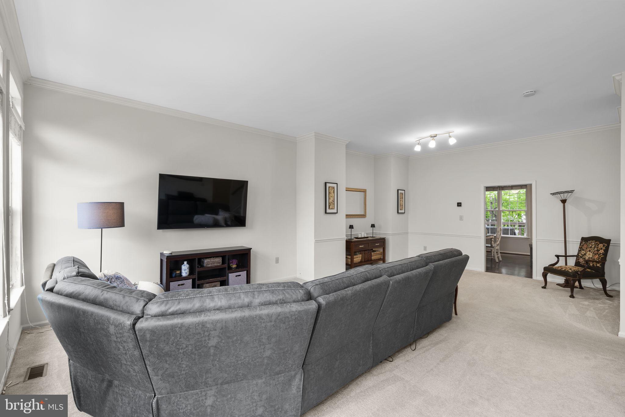 LOWES ISLAND/CASCADES - Residential