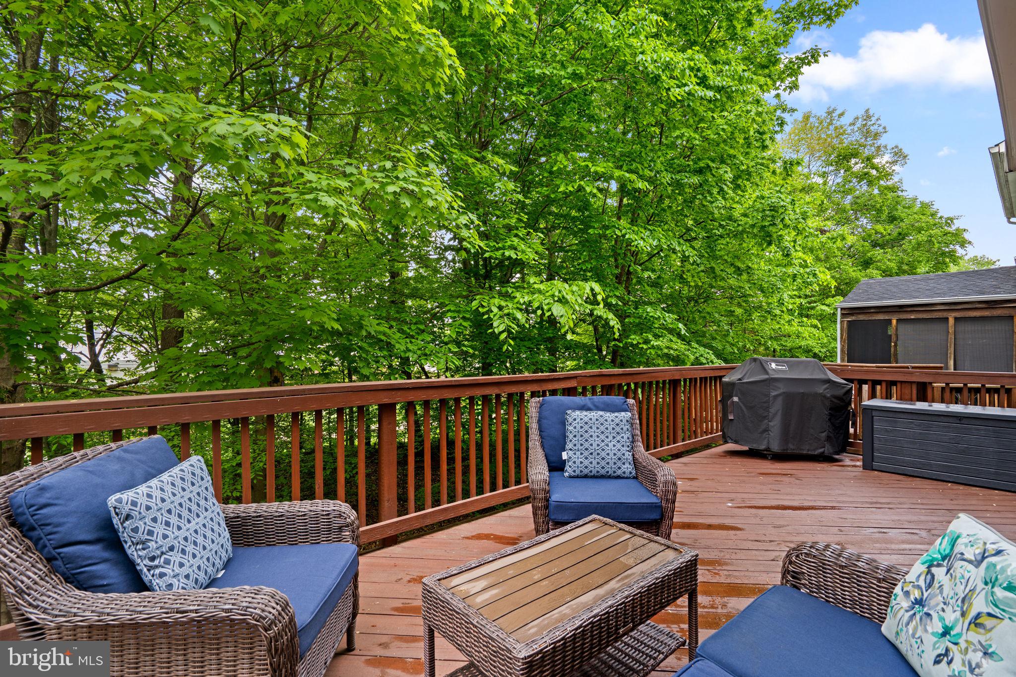 LOWES ISLAND/CASCADES - Residential