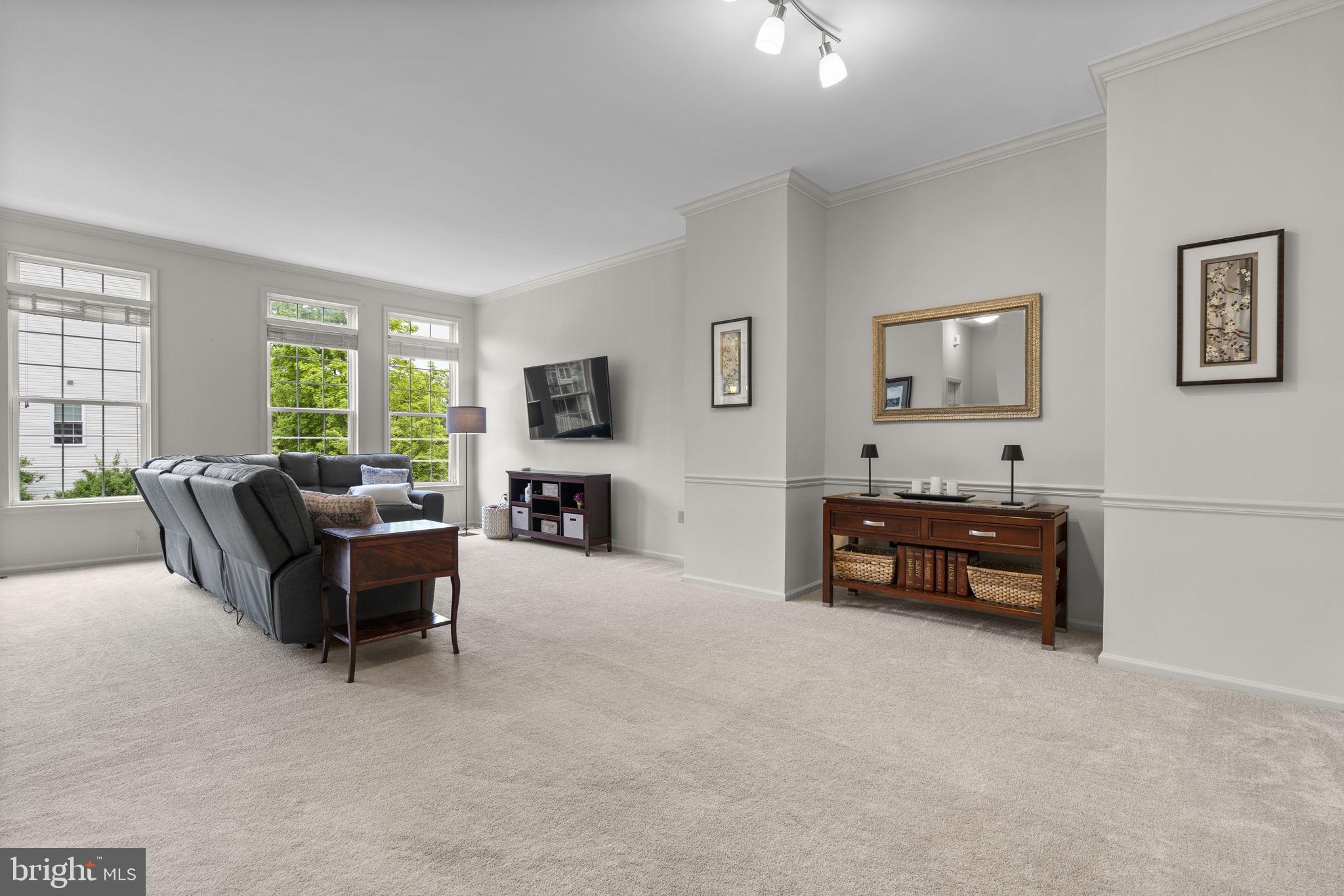 LOWES ISLAND/CASCADES - Residential