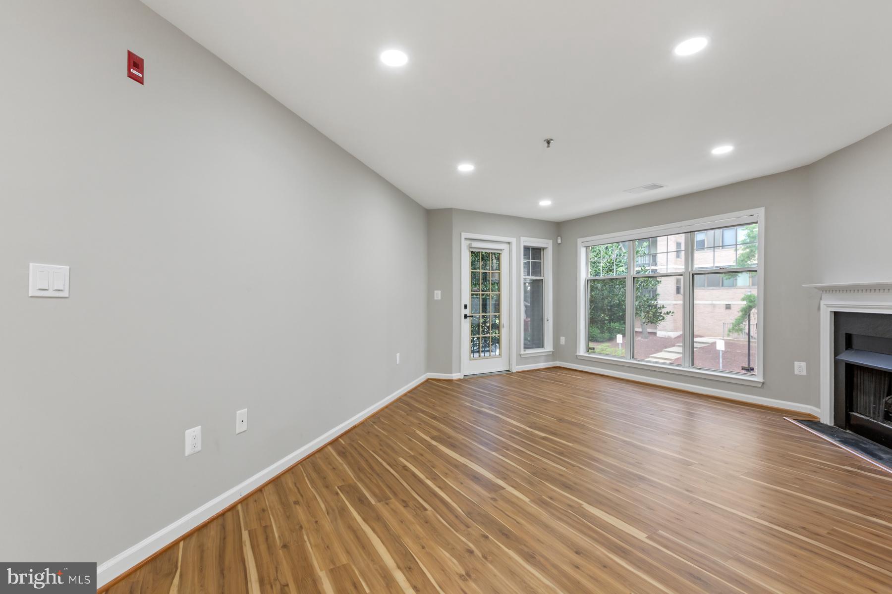 SAVOY PARK CONDOMINIUMS - Residential