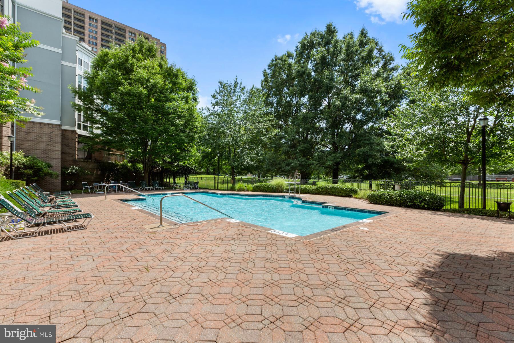 SAVOY PARK CONDOMINIUMS - Residential