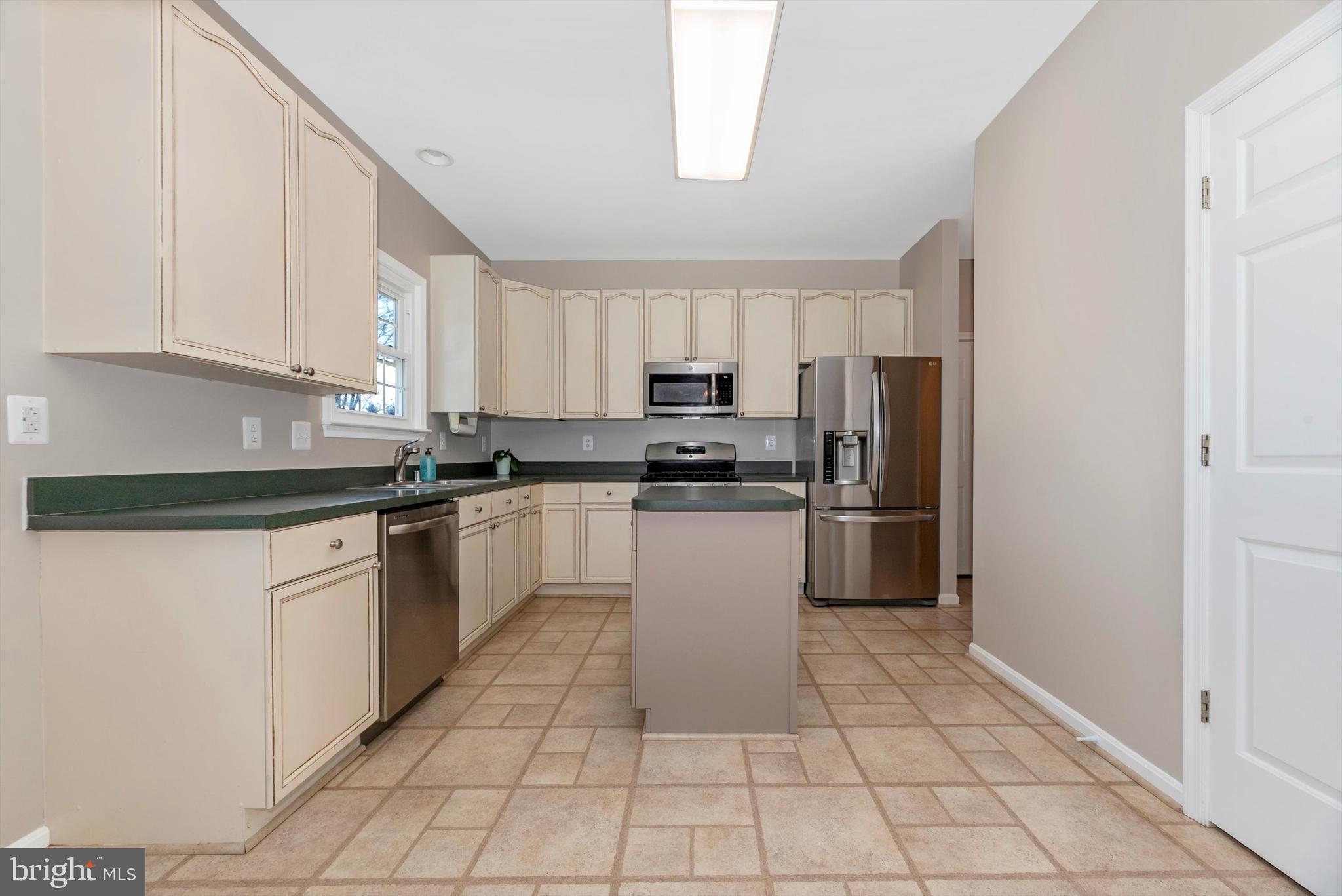 EDGEWOOD - Residential