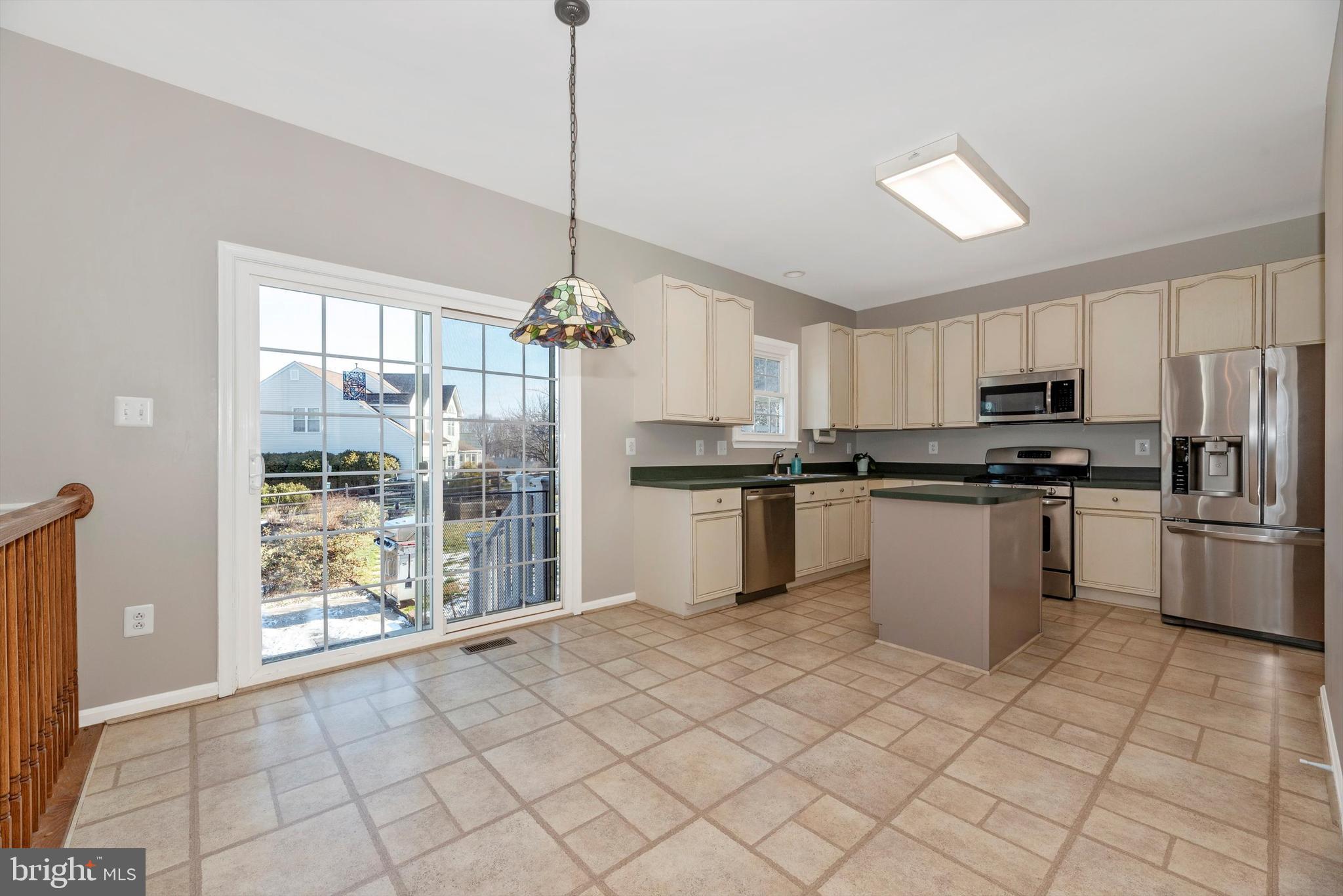 EDGEWOOD - Residential