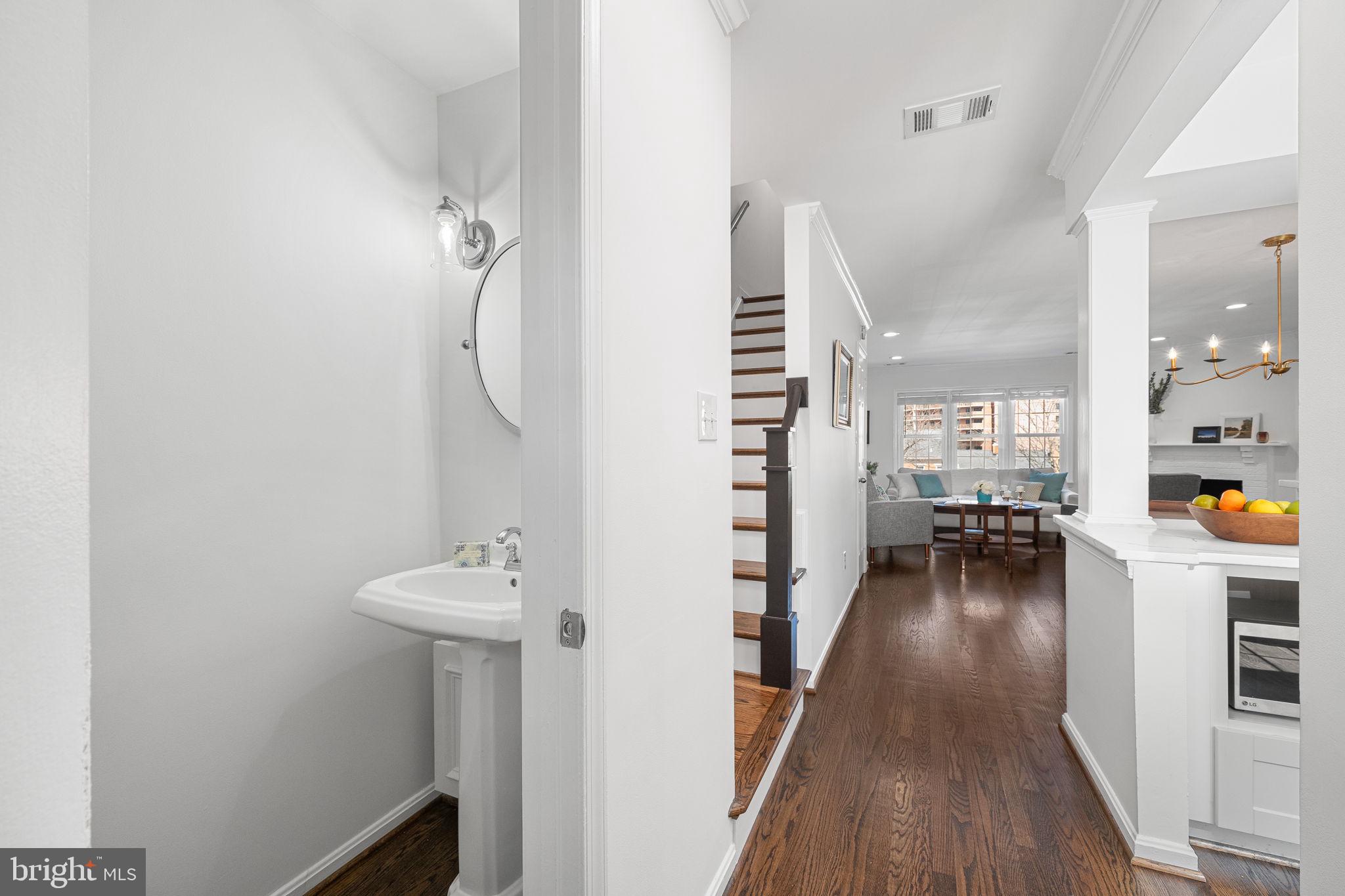 2520 FAIRFAX DRIVE 4DIII