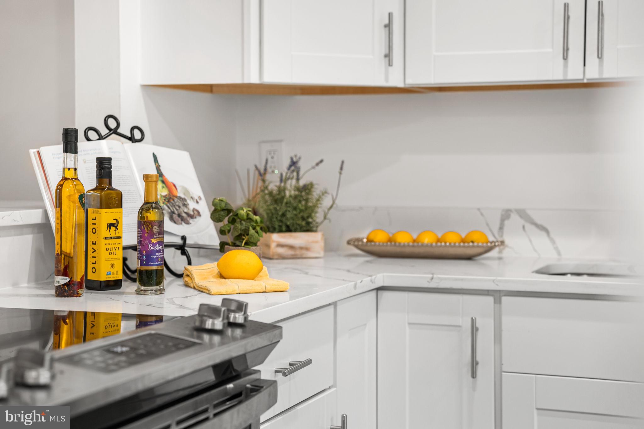 2520 FAIRFAX DRIVE 4DIII