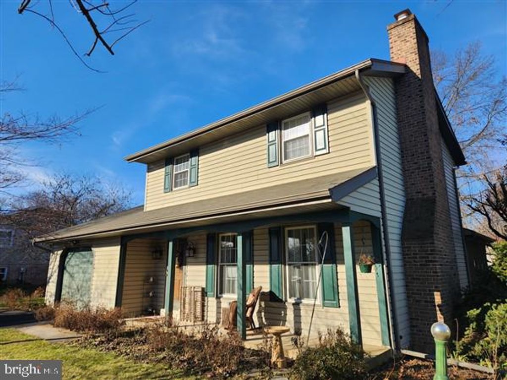 Photo of 833 Michael Drive, Mount Joy, PA 17552 (MLS # PALA2045798)