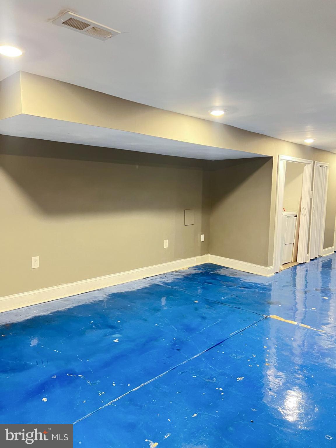 LANSDOWNE PARK - Residential