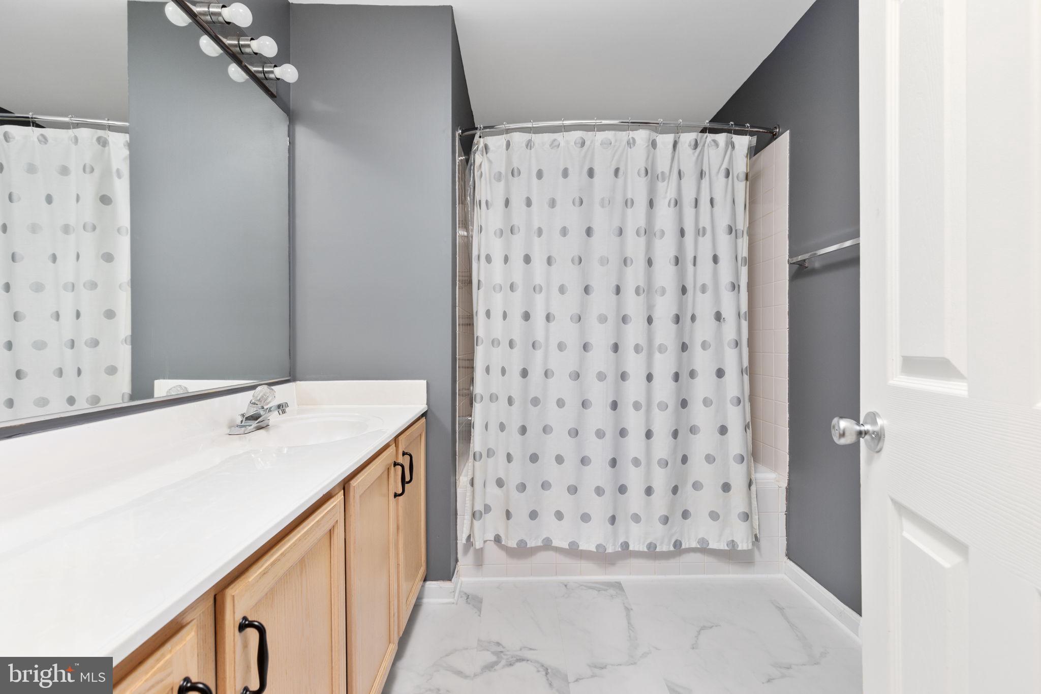 MCNAIR FARMS - Residential Lease