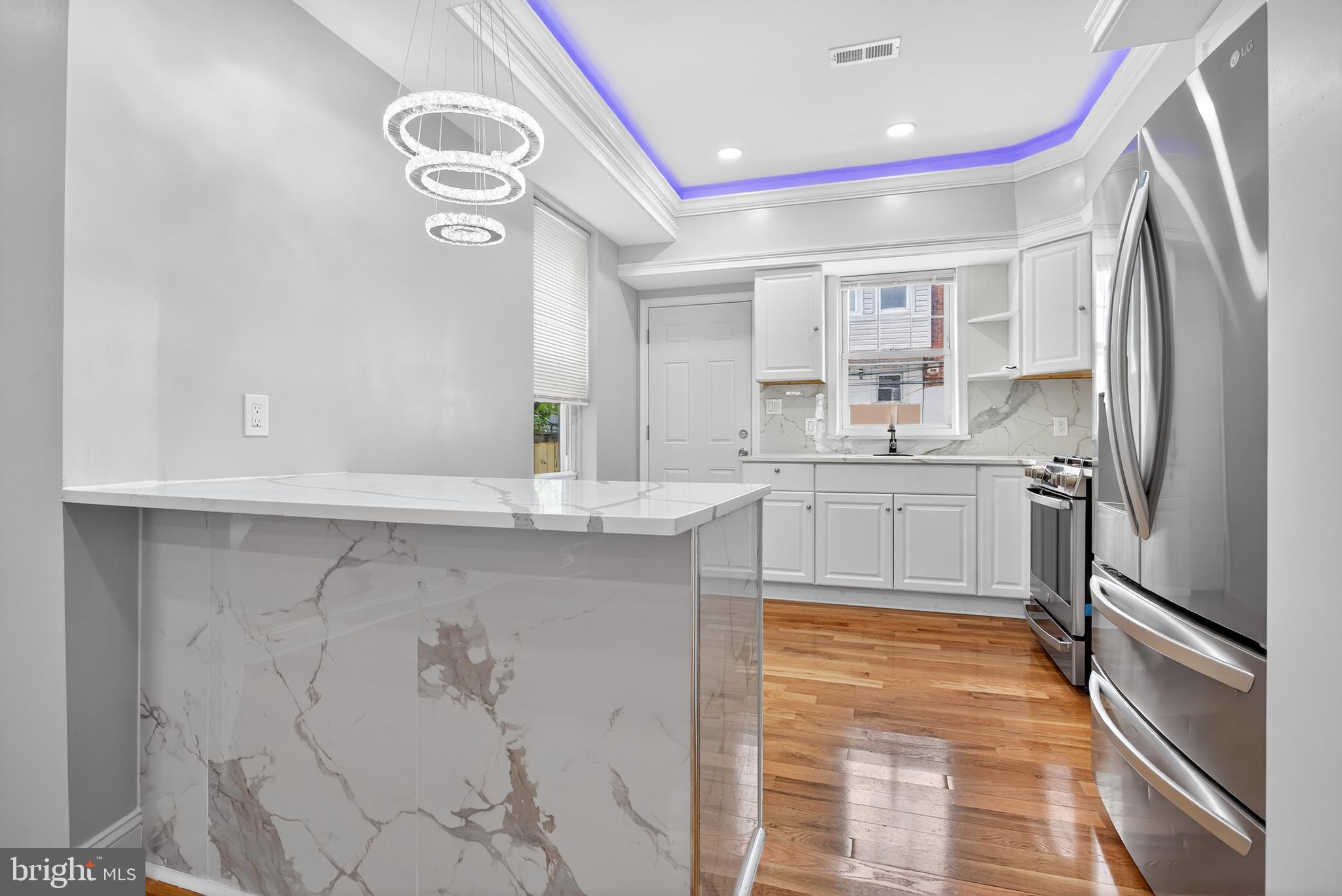 ELMWOOD PARK - Residential