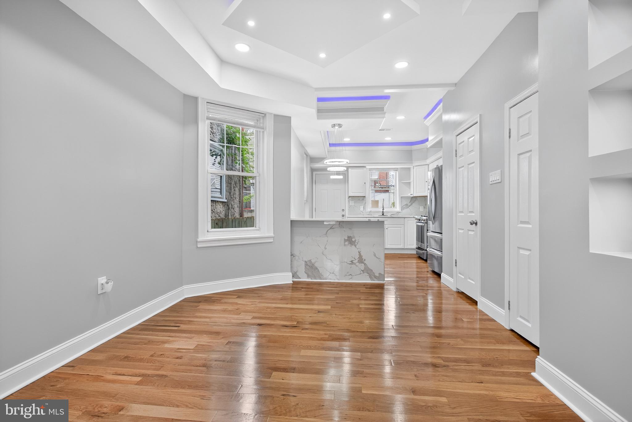 ELMWOOD PARK - Residential