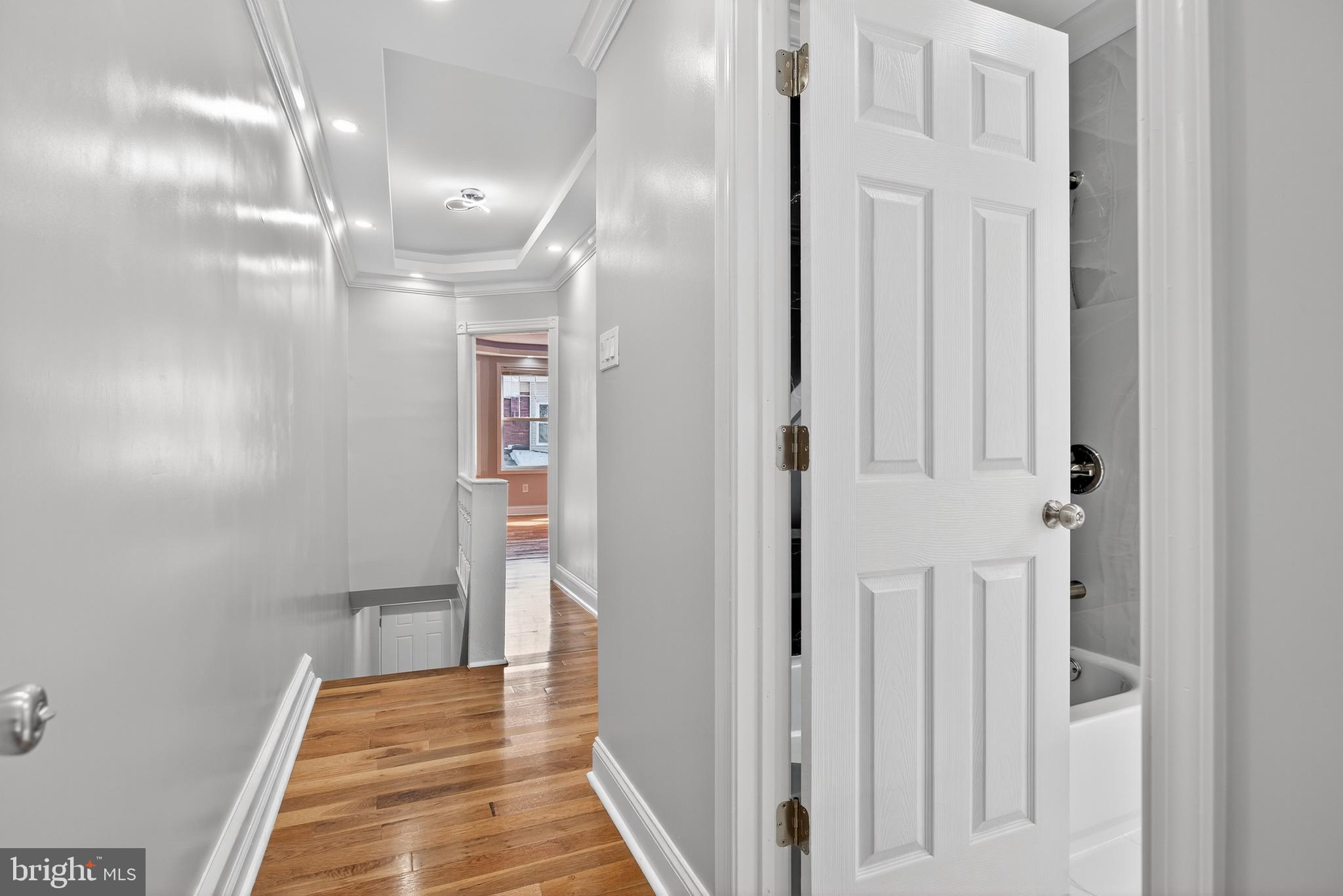 ELMWOOD PARK - Residential