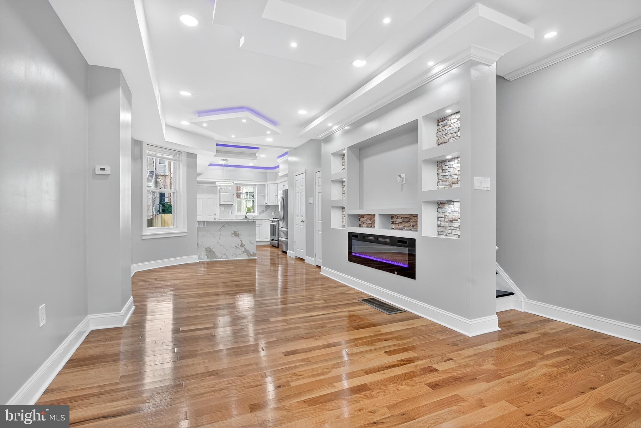 ELMWOOD PARK - Residential