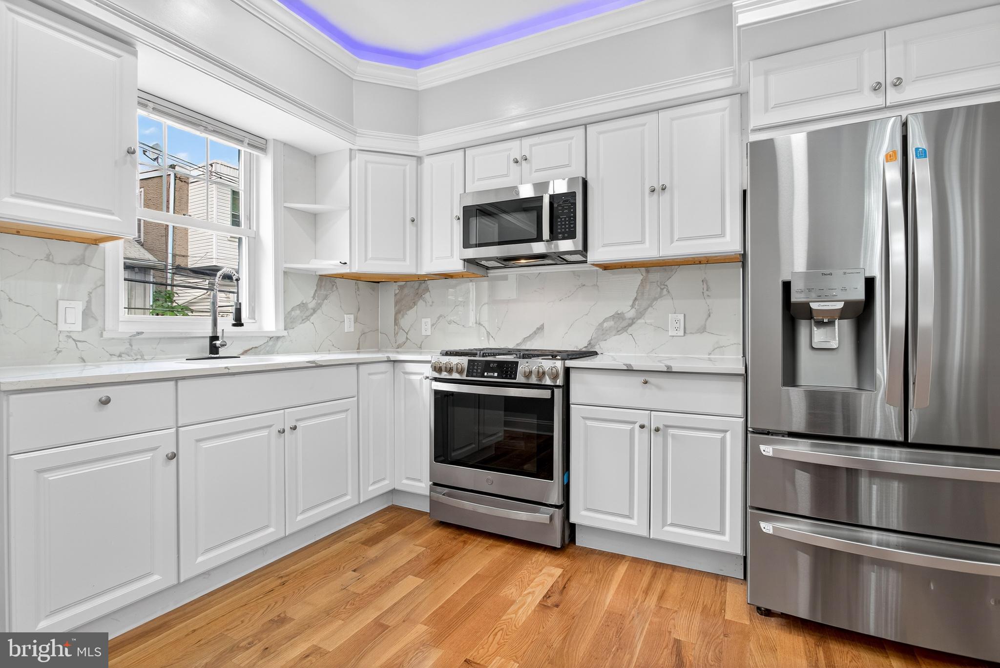 ELMWOOD PARK - Residential