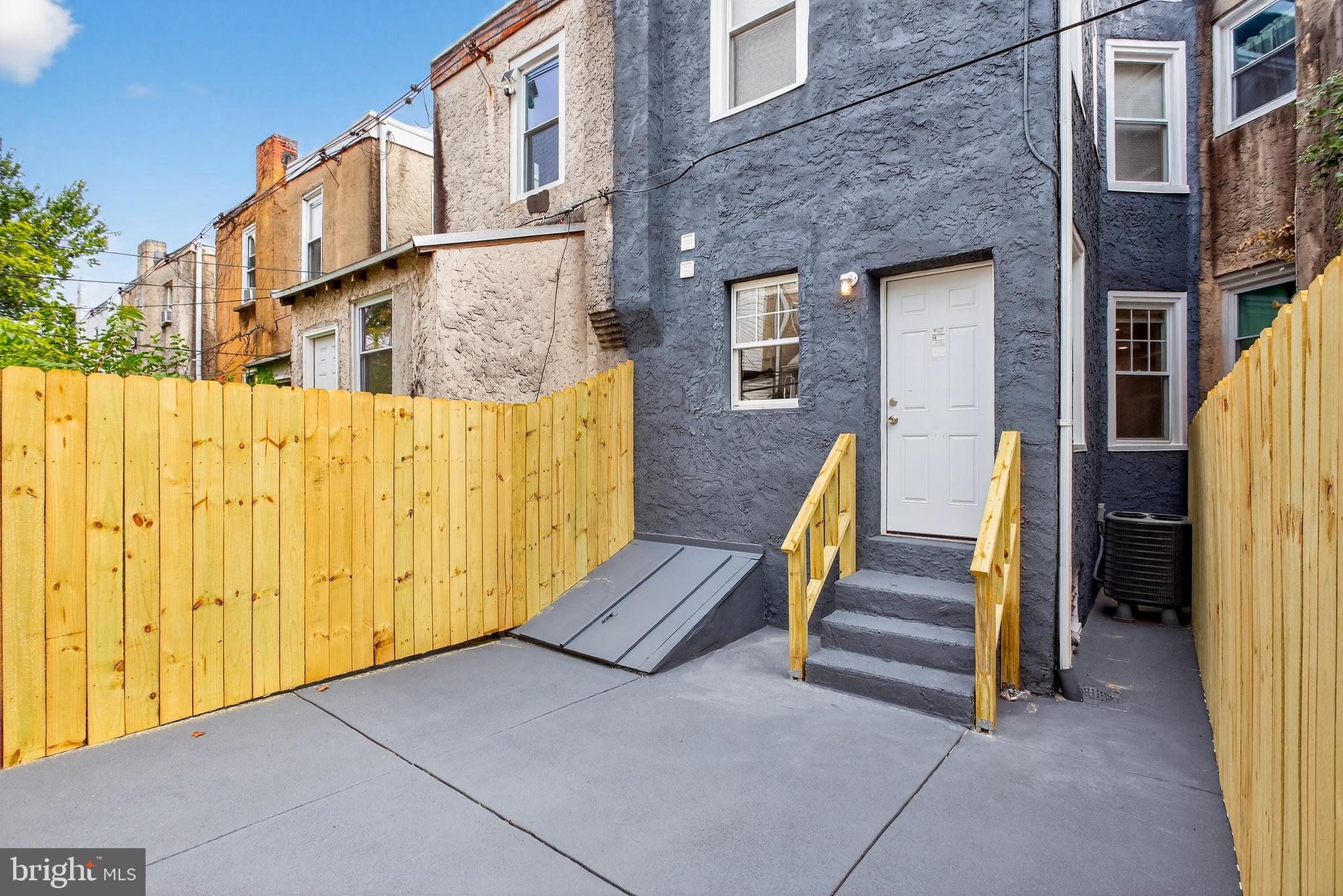 ELMWOOD PARK - Residential