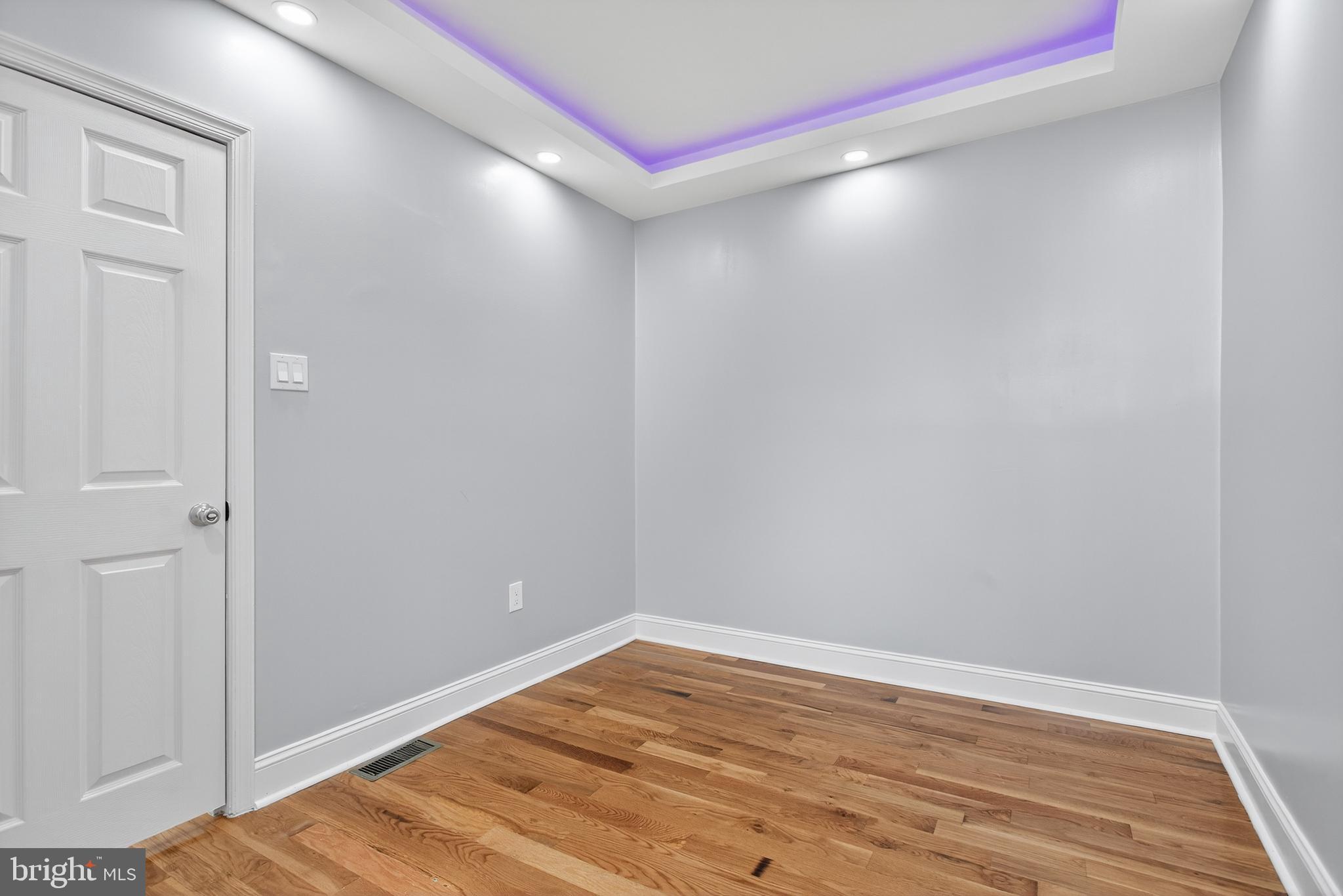 ELMWOOD PARK - Residential