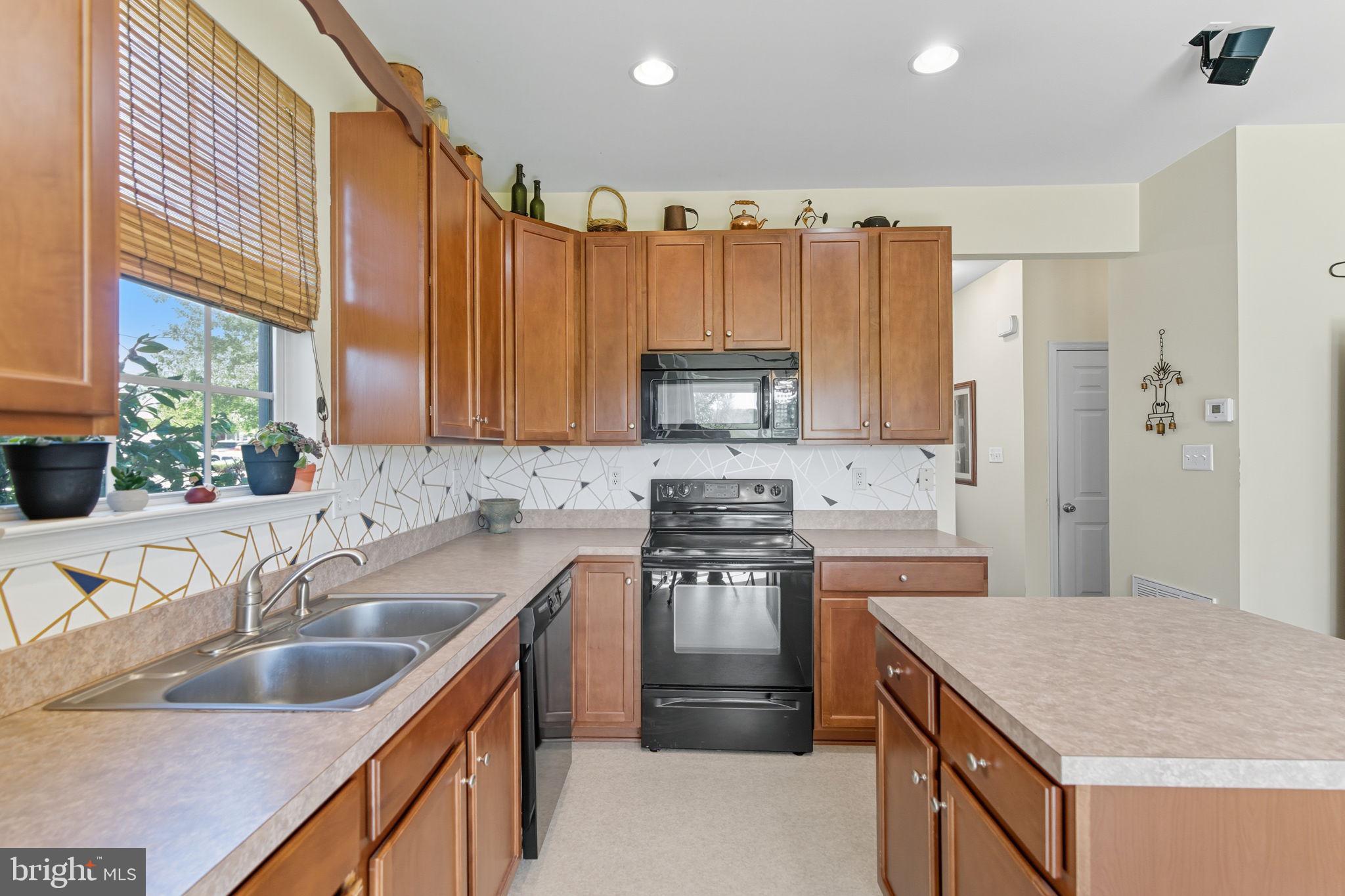 ARCHERS ROCK - Residential