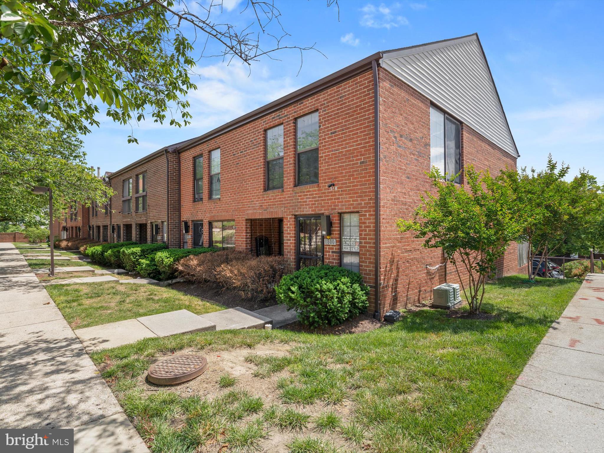 1806 BRYANT STREET NE 1806