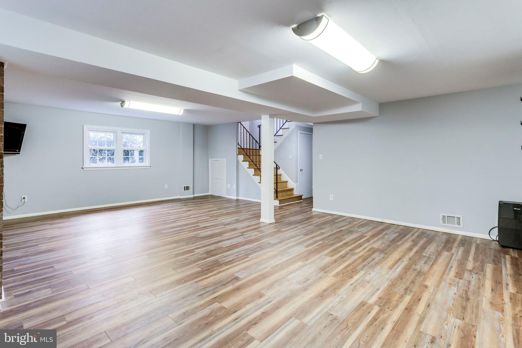 MT VERNON ESTATES - Residential Lease