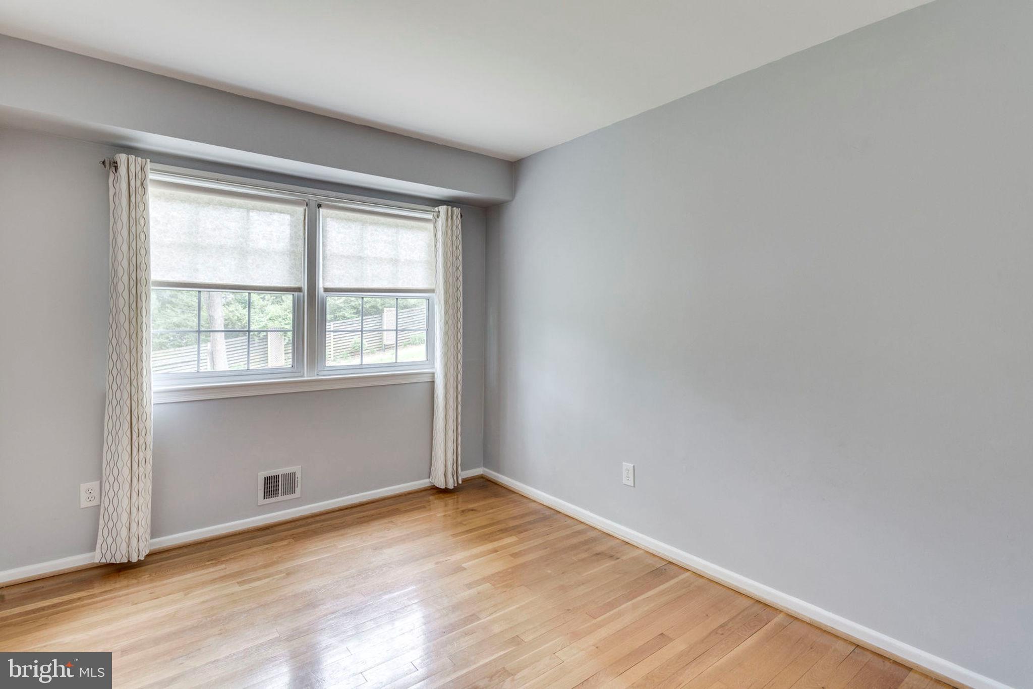 MT VERNON ESTATES - Residential Lease