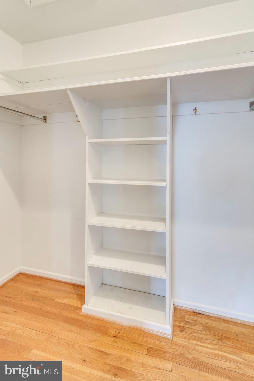 MT VERNON ESTATES - Residential Lease