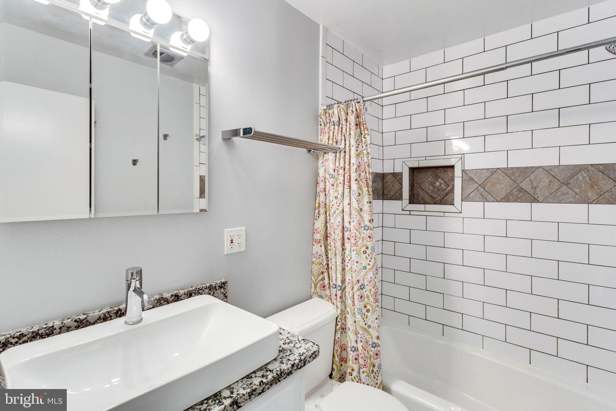 MT VERNON ESTATES - Residential Lease