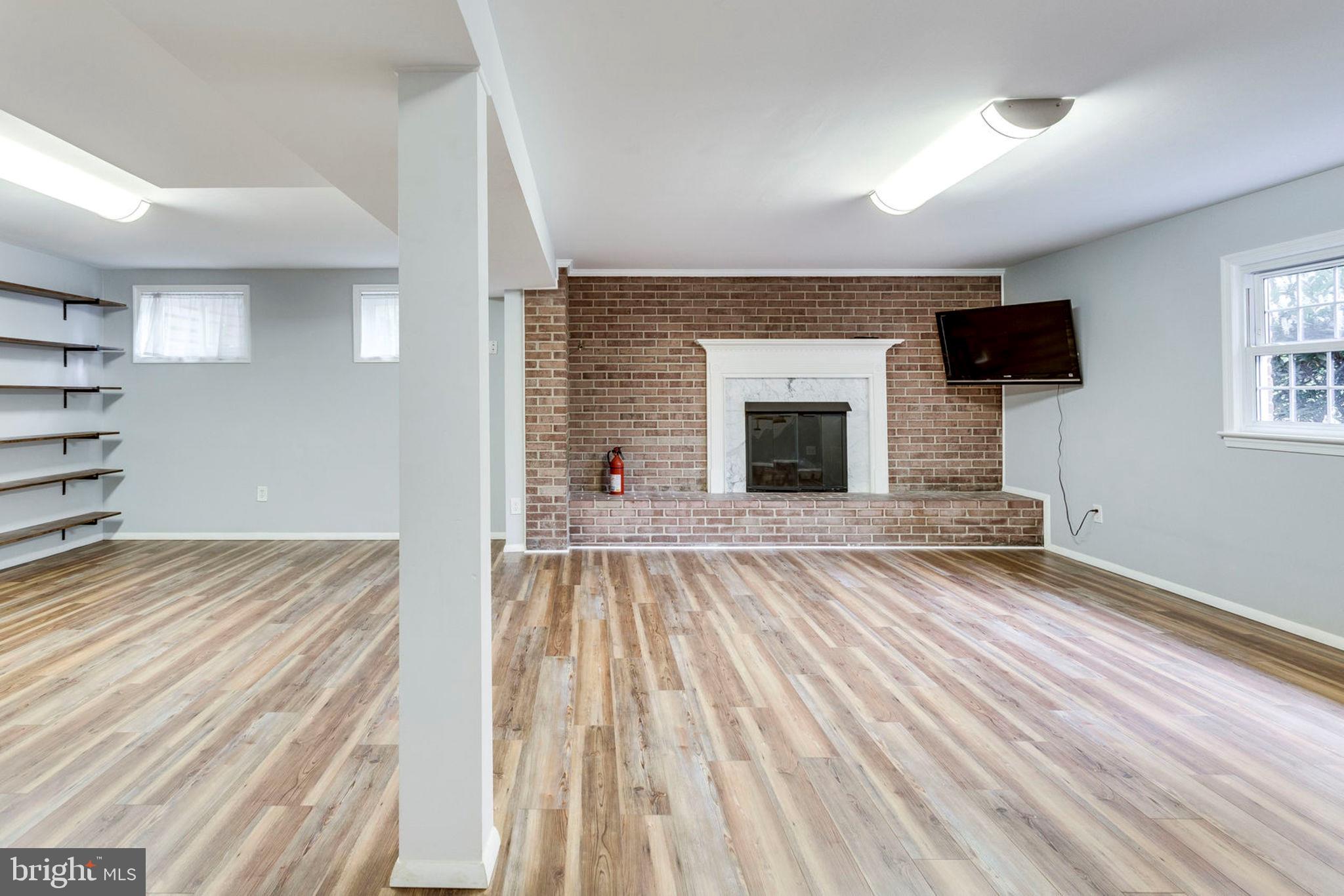 MT VERNON ESTATES - Residential Lease