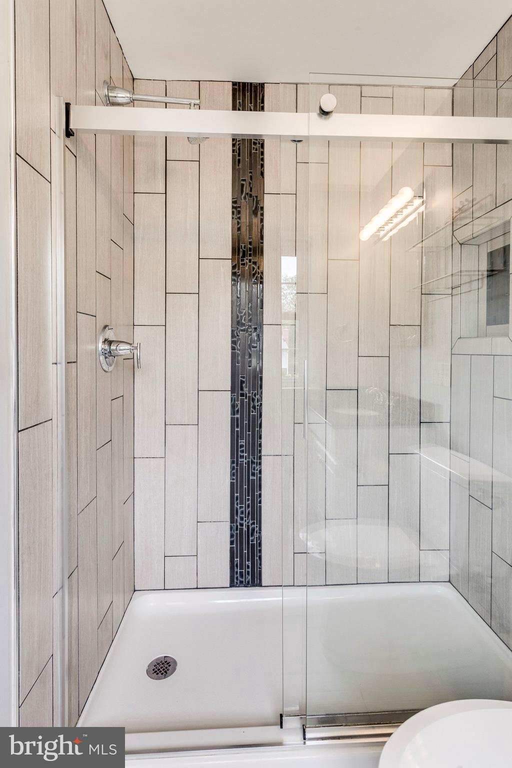 MT VERNON ESTATES - Residential Lease