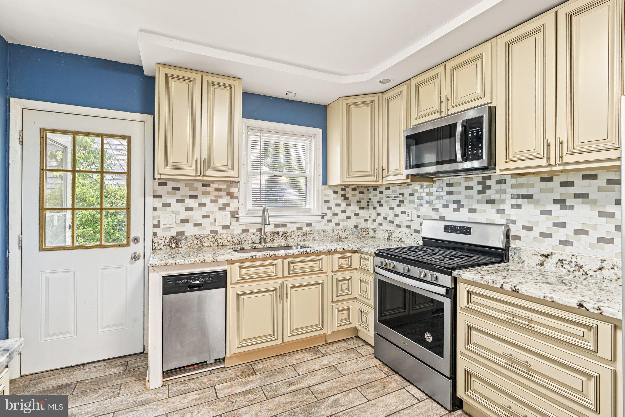 MONTROSE PARK - Residential