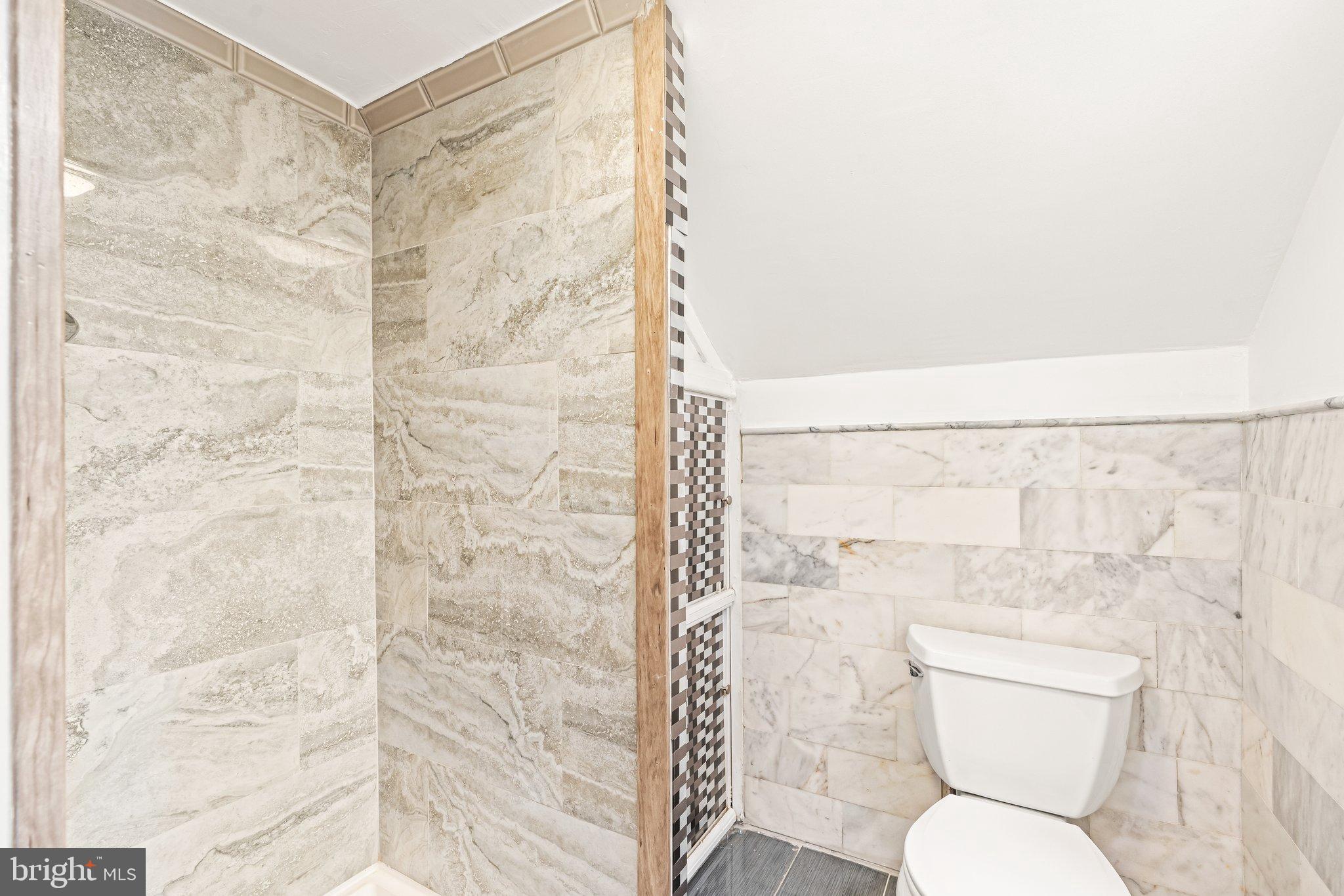 MONTROSE PARK - Residential