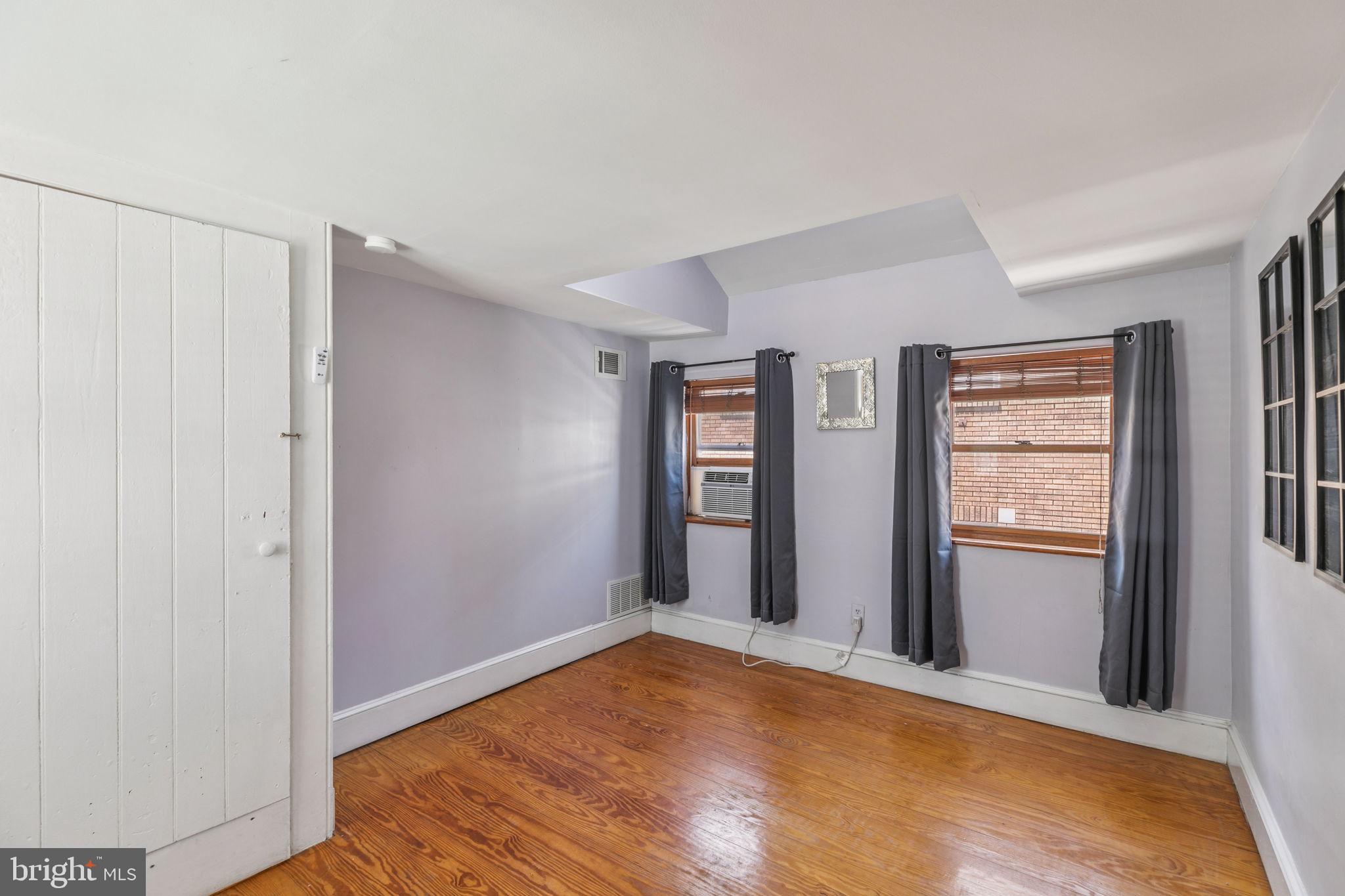 SOCIETY HILL - Residential