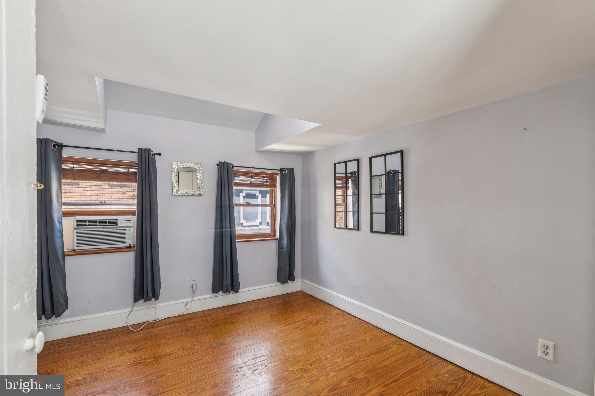 SOCIETY HILL - Residential