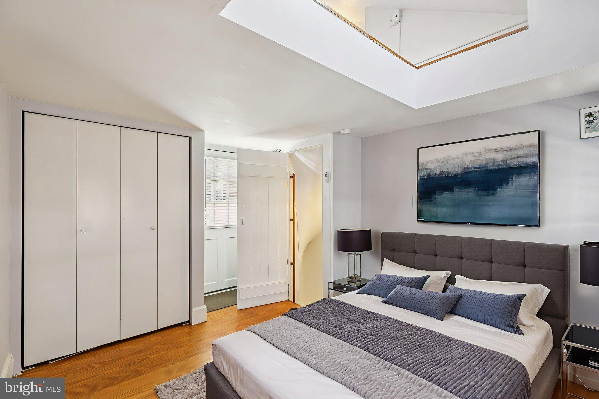 SOCIETY HILL - Residential