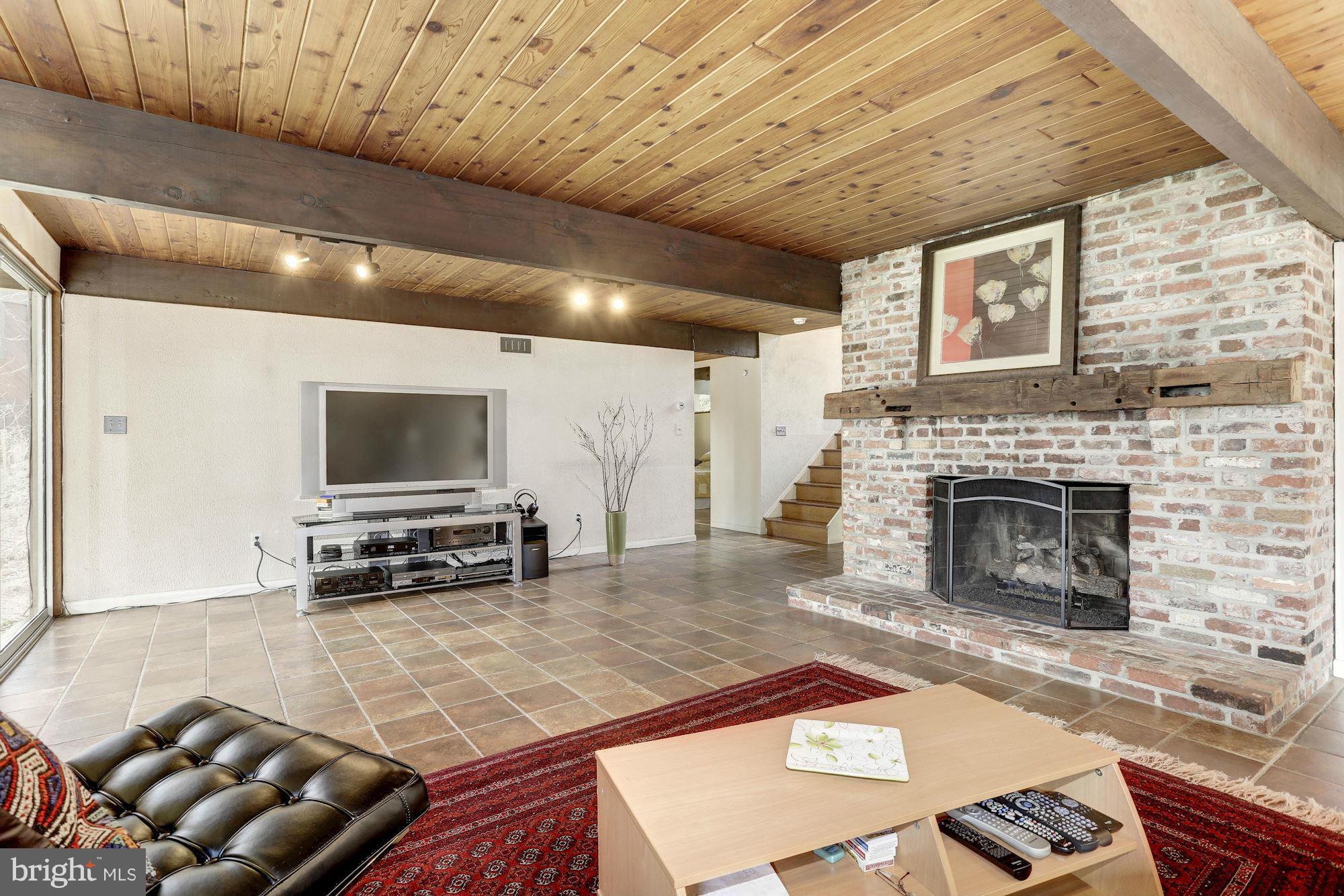 HOBBITS GLEN - Residential