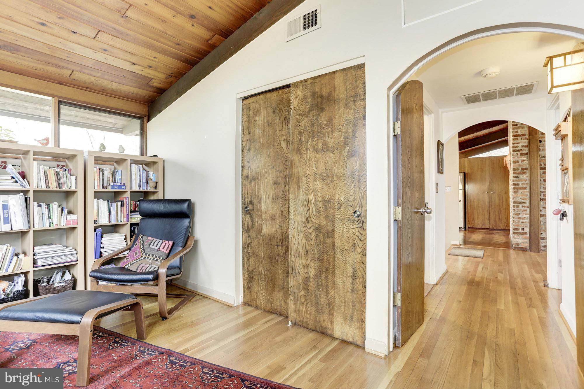 HOBBITS GLEN - Residential