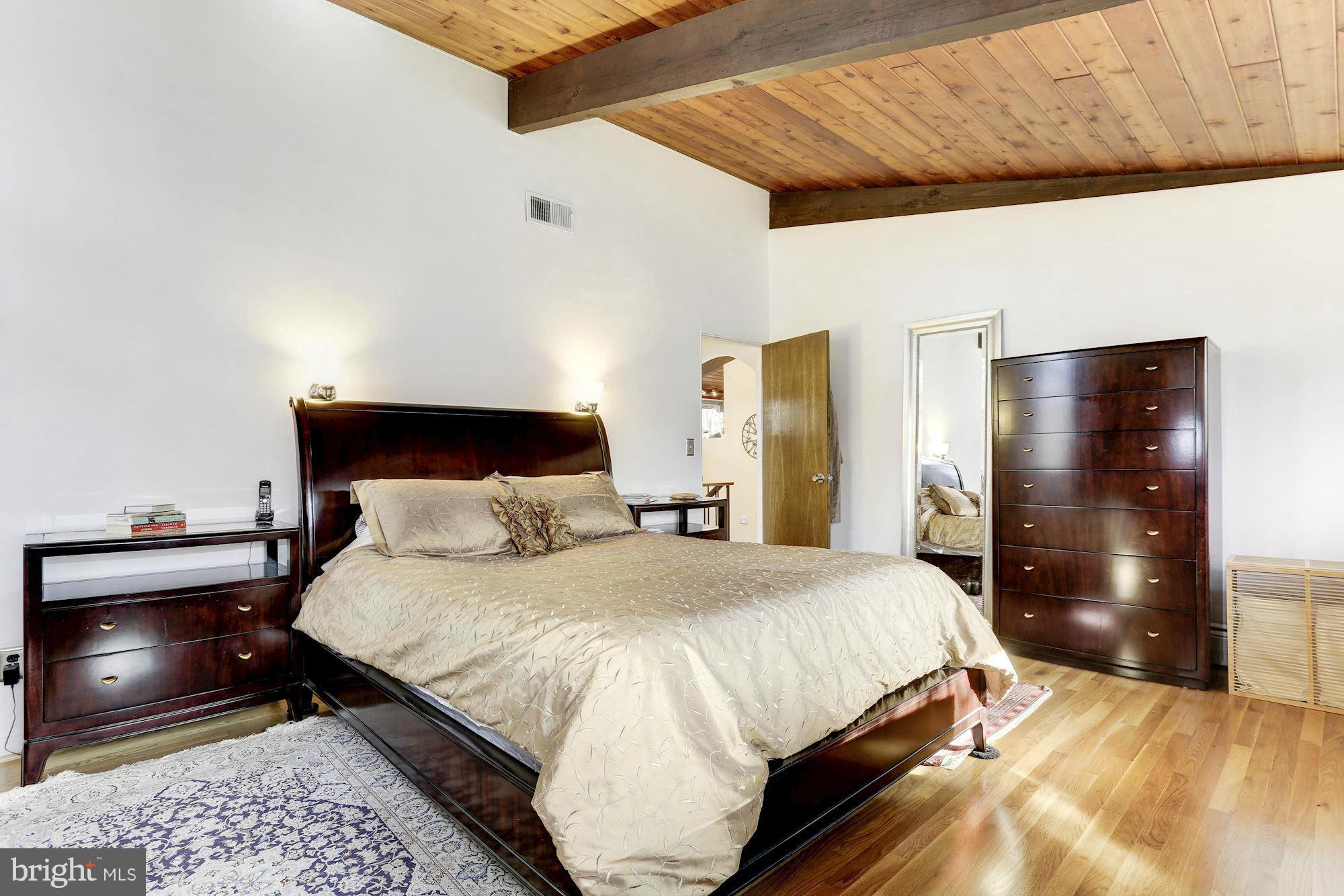 HOBBITS GLEN - Residential