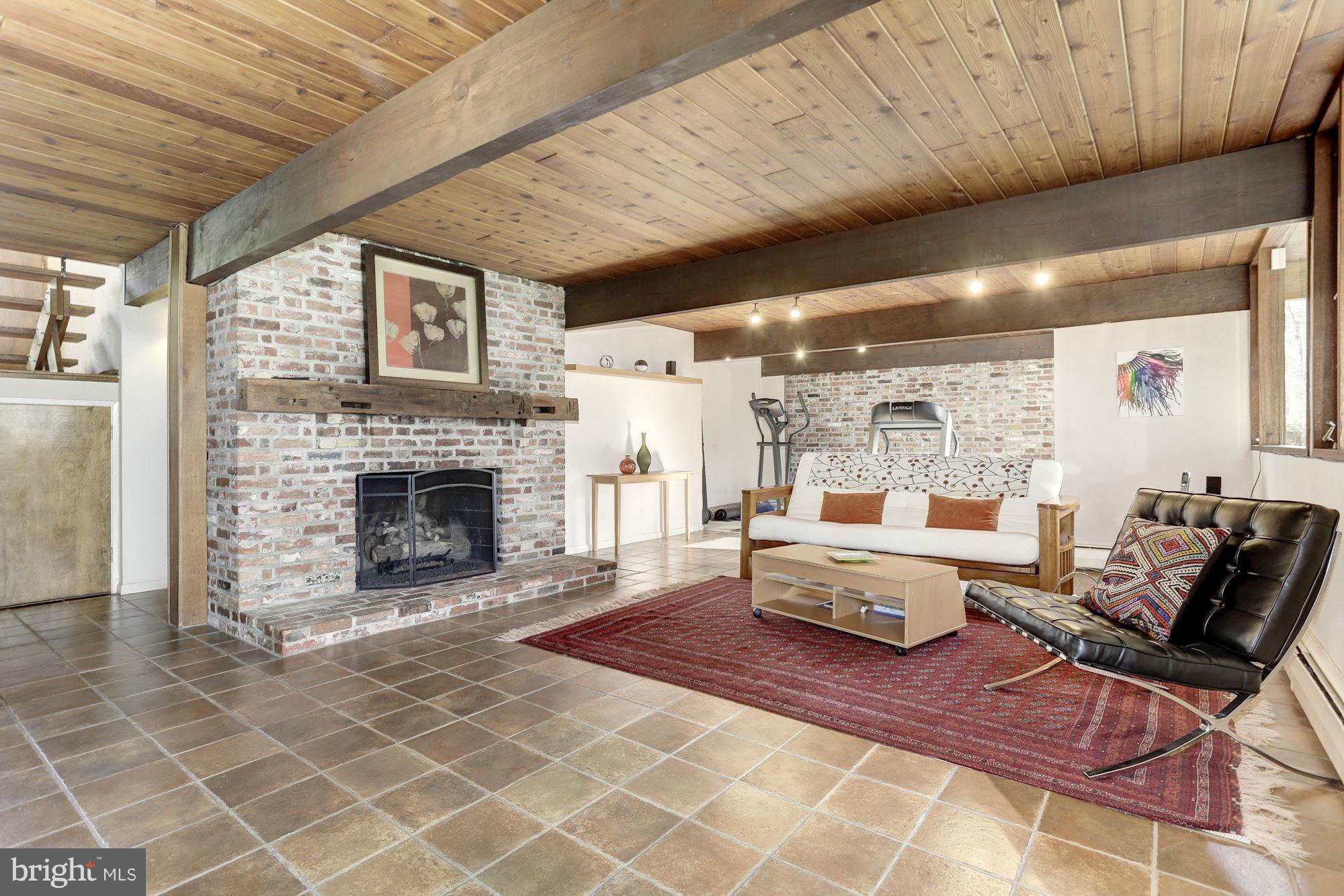 HOBBITS GLEN - Residential