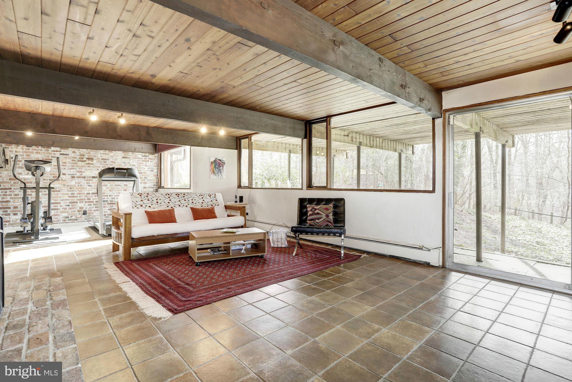 HOBBITS GLEN - Residential