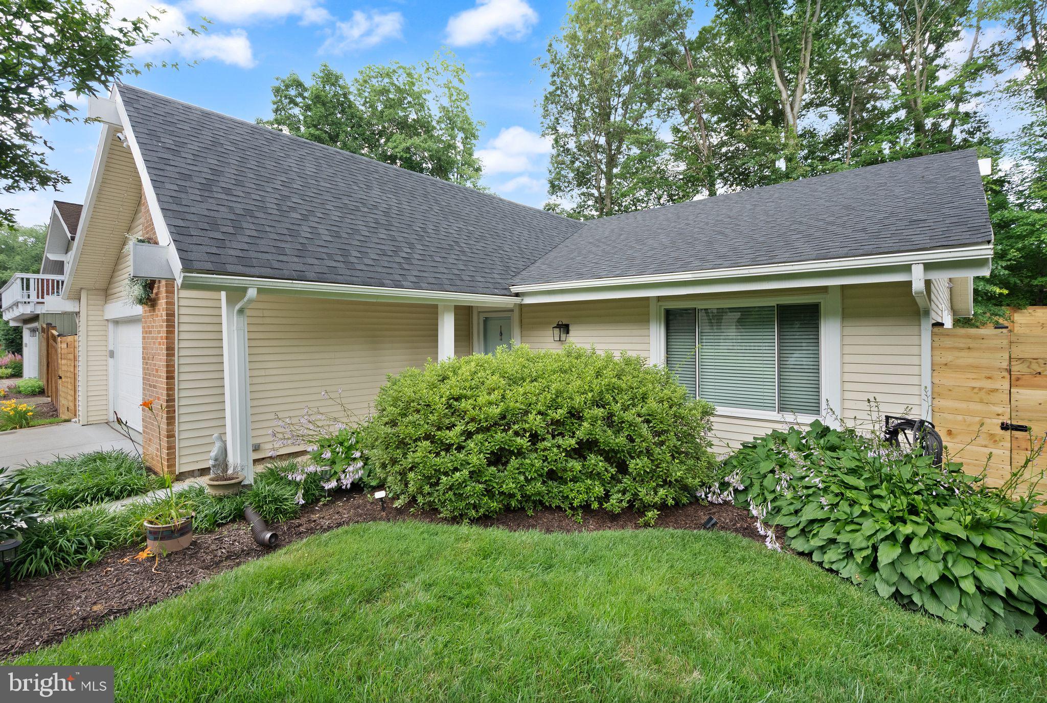 7909 MULBERRY BOTTOM COURT