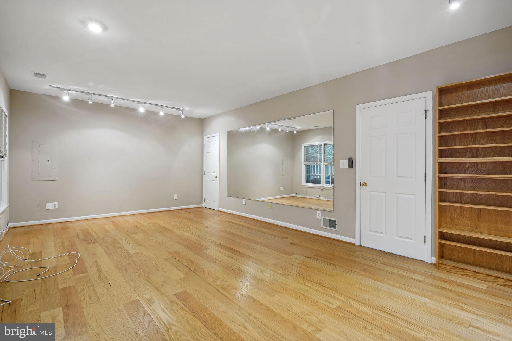 WESTWOOD TOWNS - Residential Lease