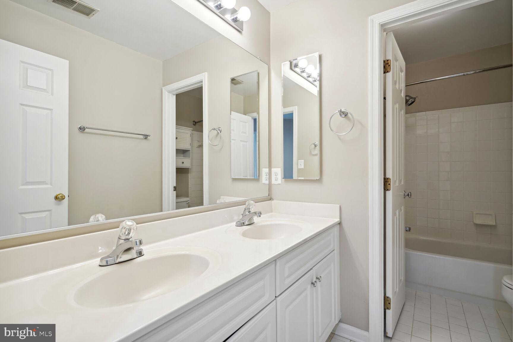 WESTWOOD TOWNS - Residential Lease