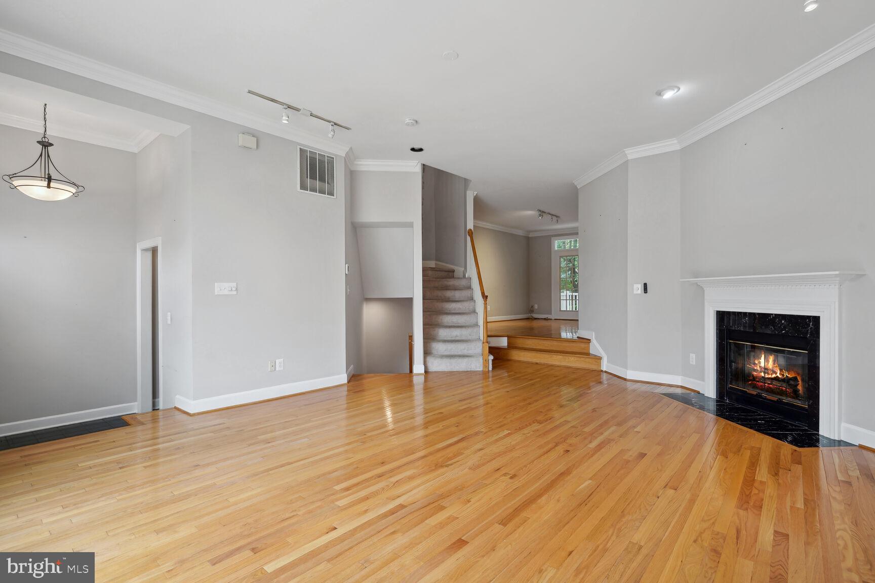 WESTWOOD TOWNS - Residential Lease