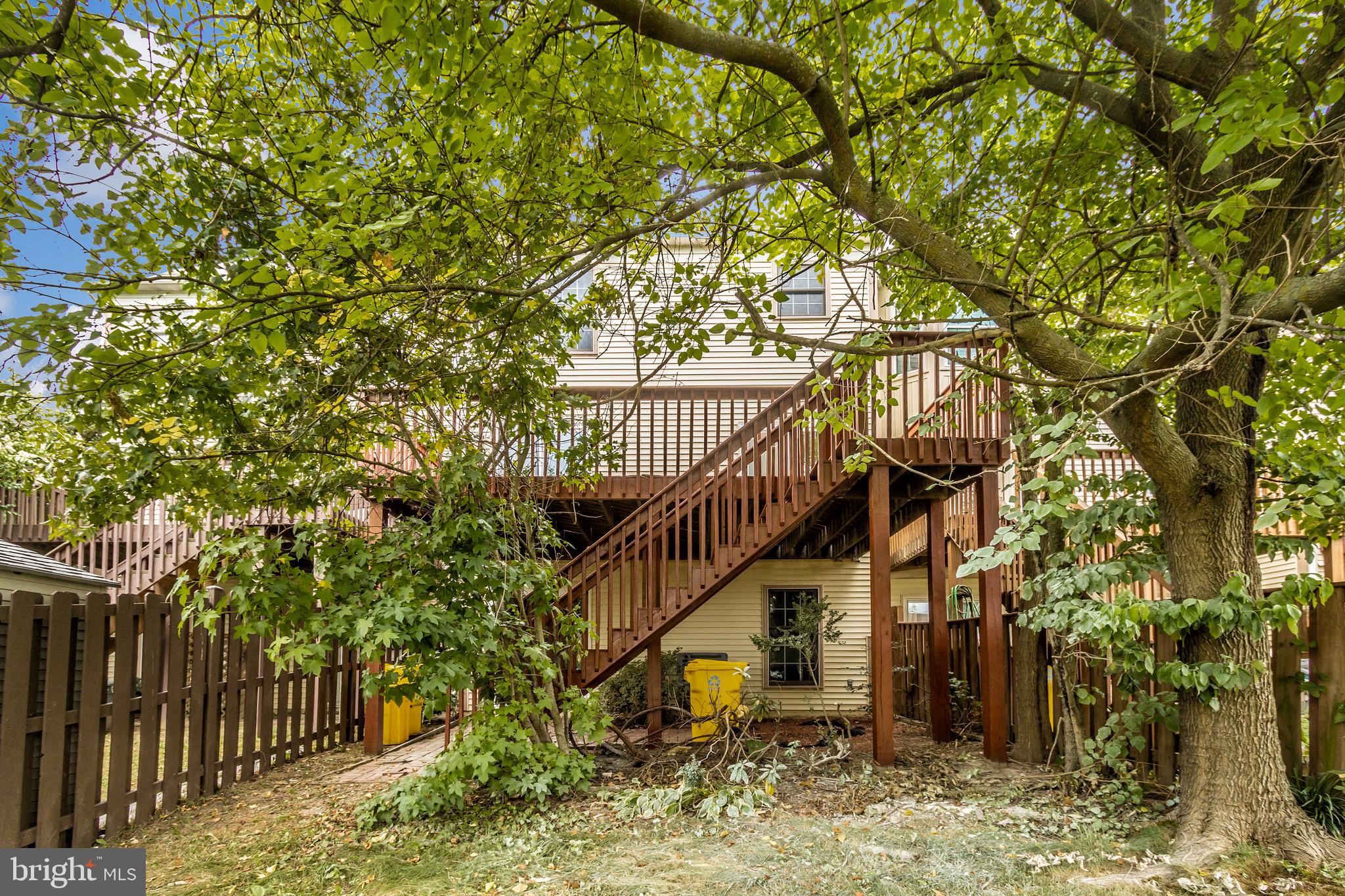 SEVEN OAKS - Residential