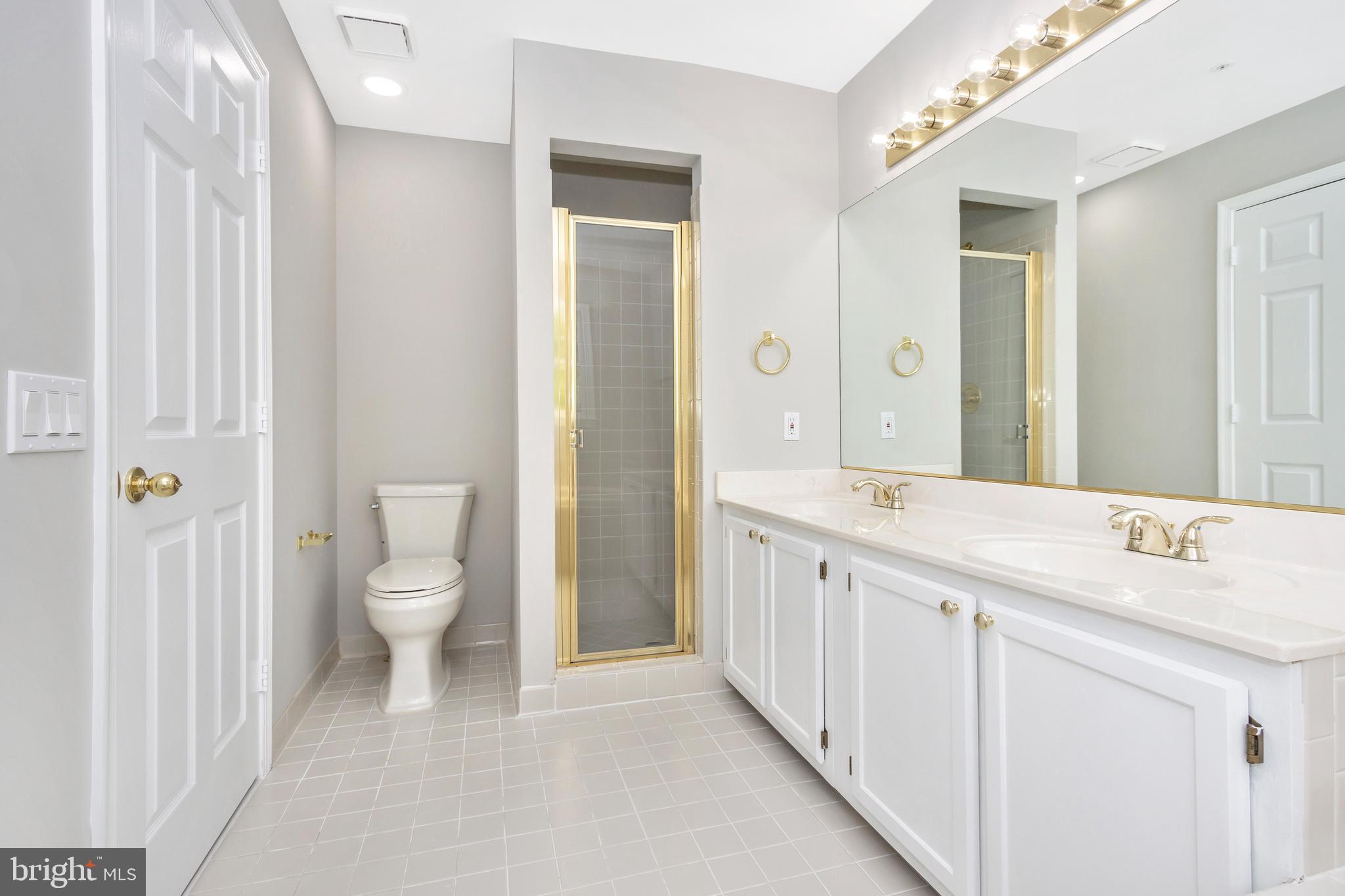 SEVEN OAKS - Residential