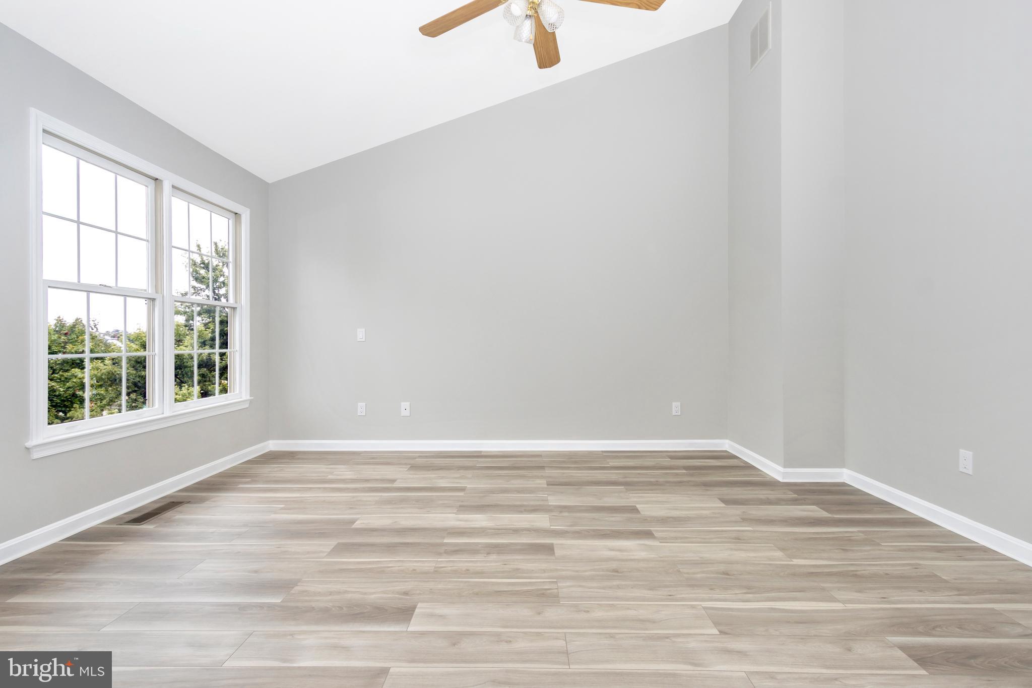 SEVEN OAKS - Residential