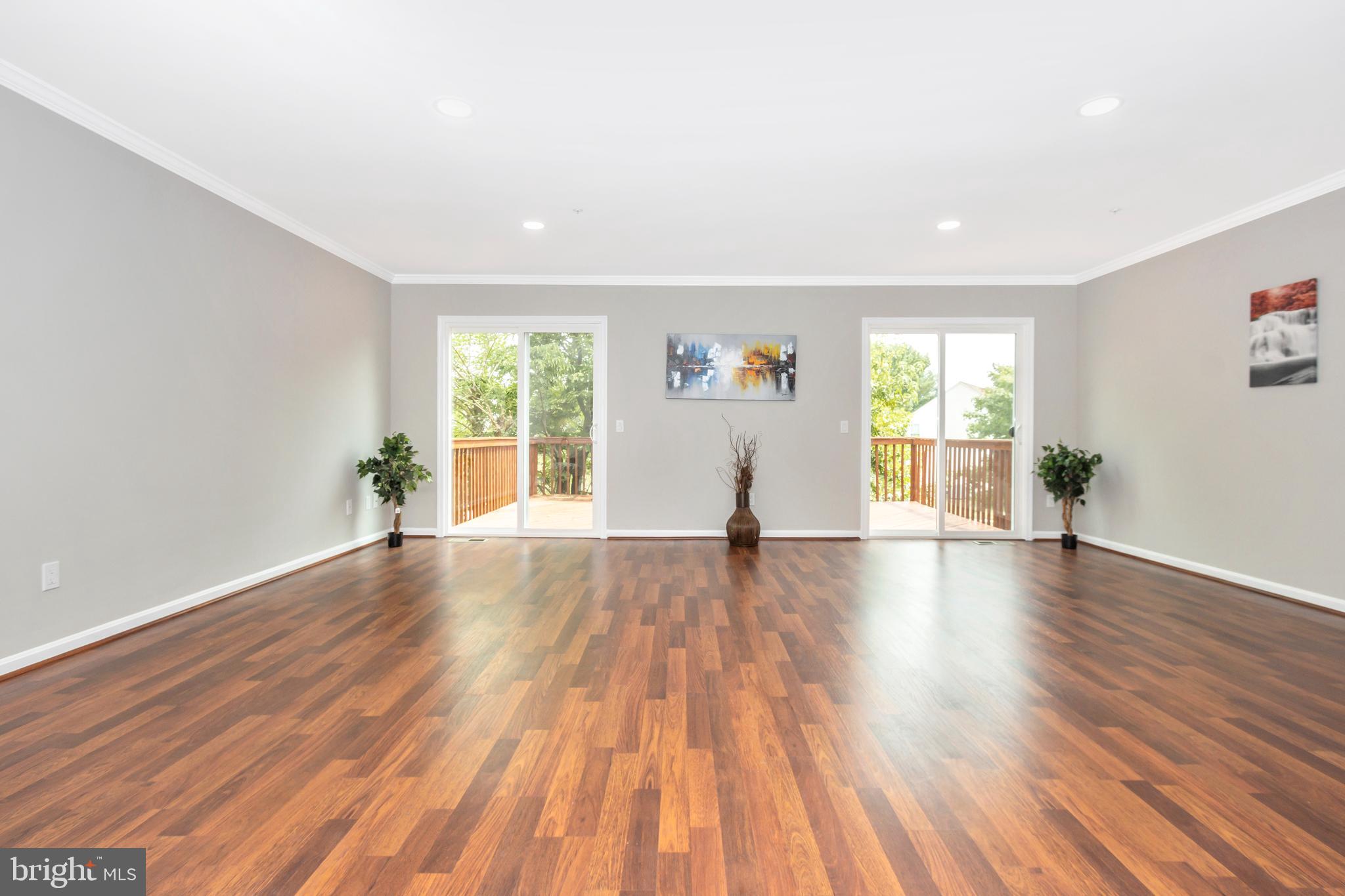 SEVEN OAKS - Residential