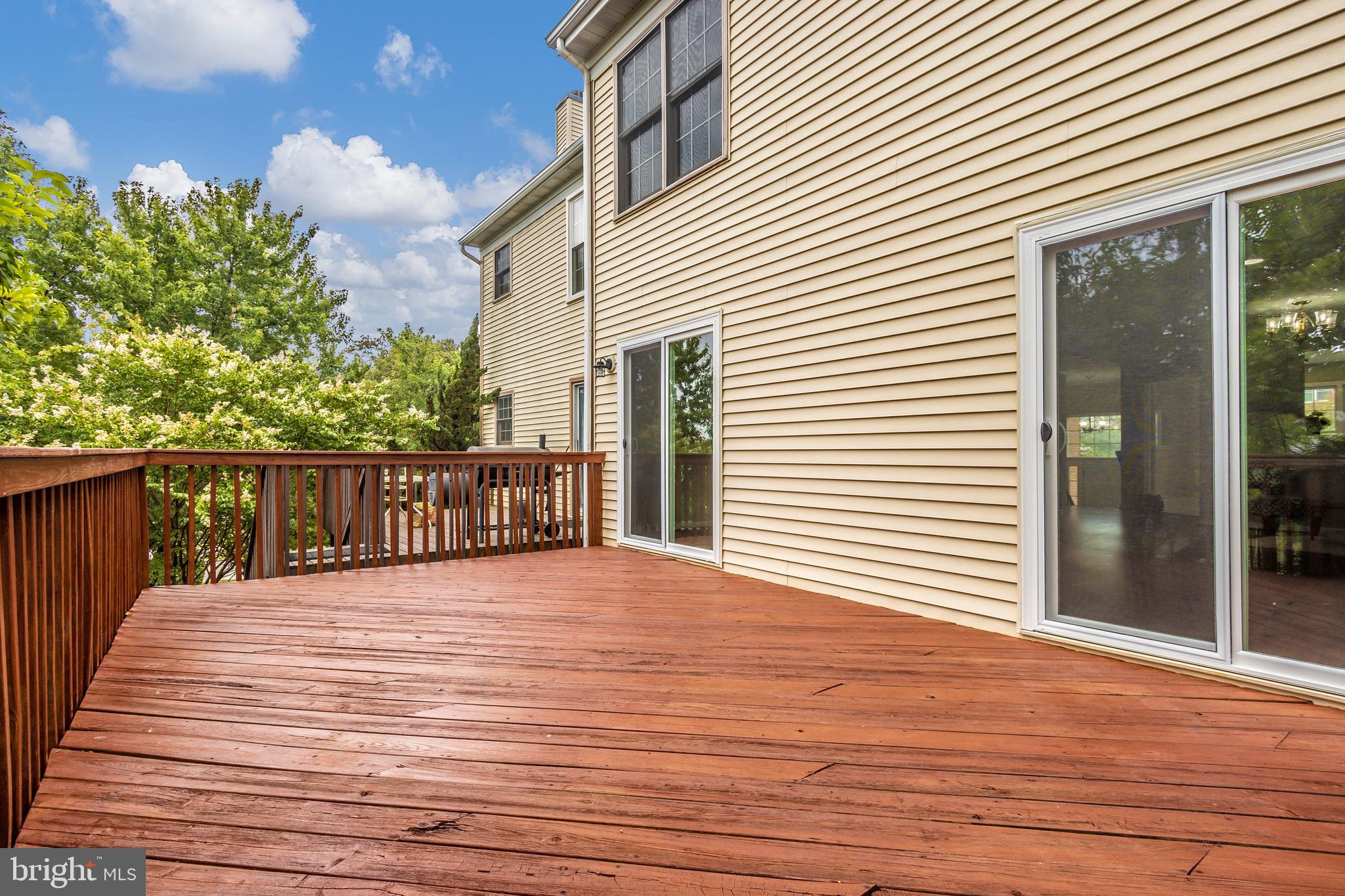 SEVEN OAKS - Residential