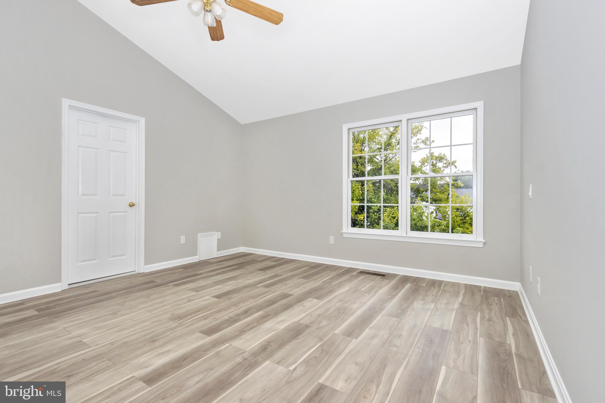 SEVEN OAKS - Residential