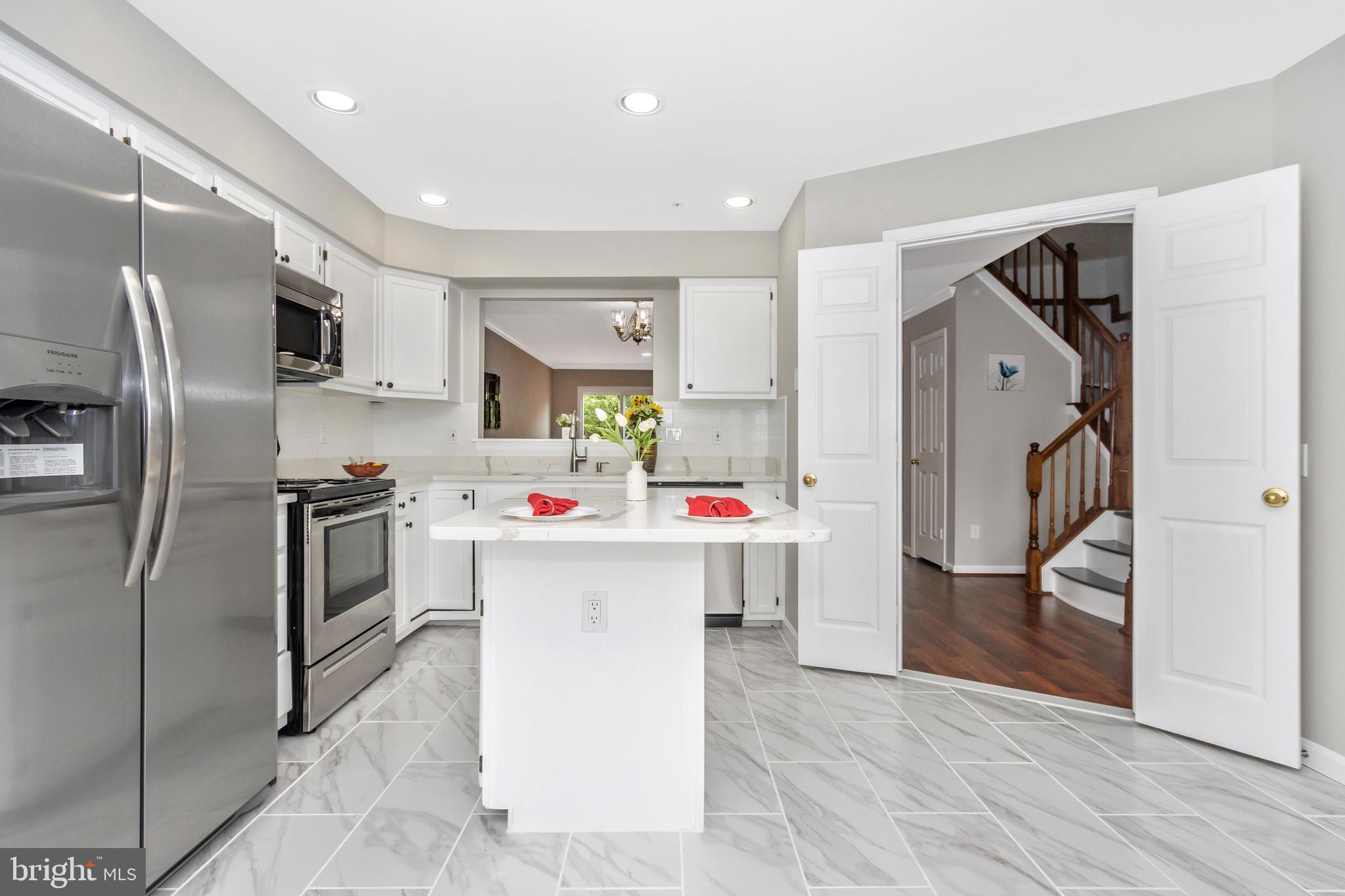 SEVEN OAKS - Residential